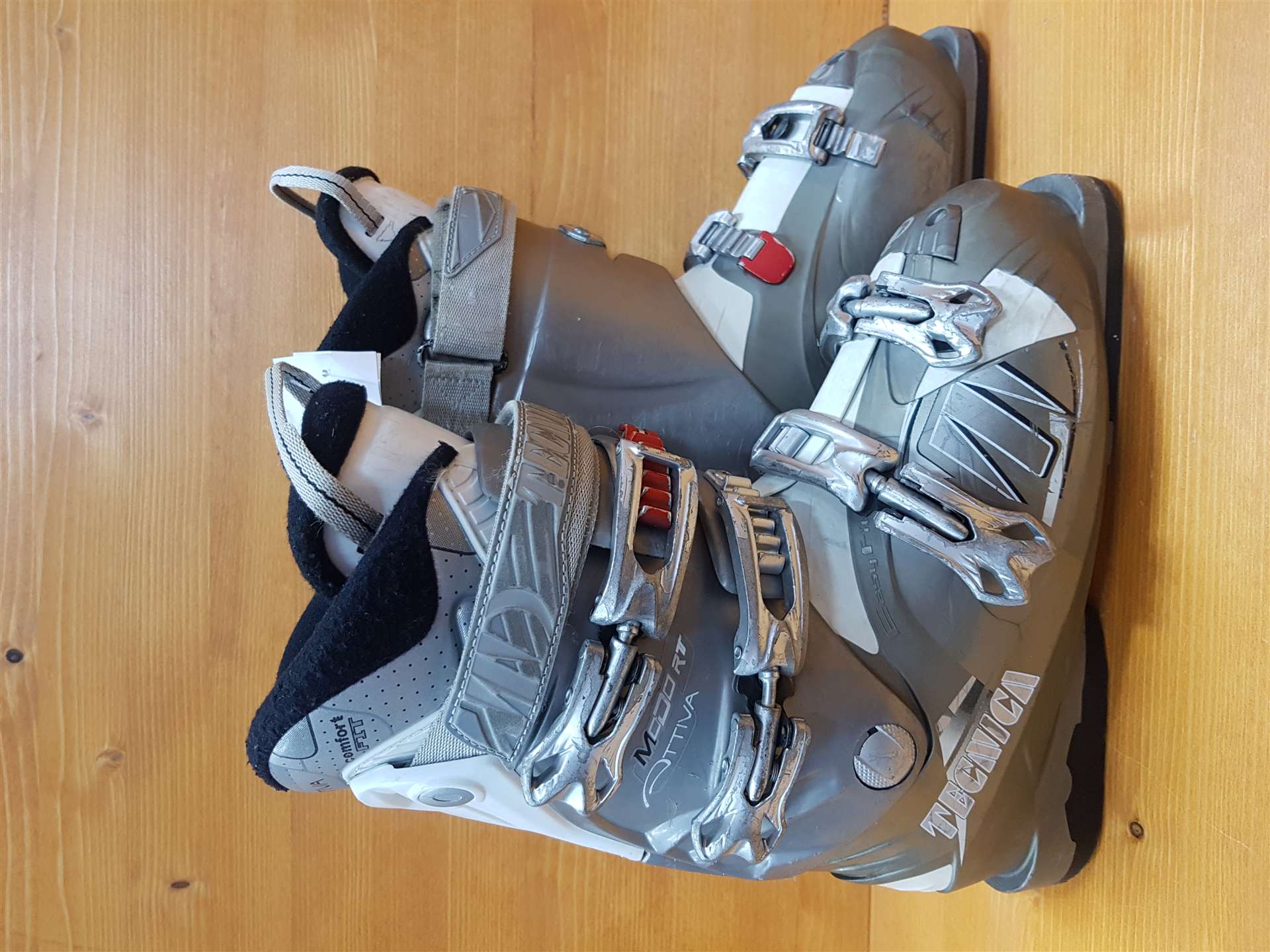 Używane buty narciarskie TECNICA Mojo RT