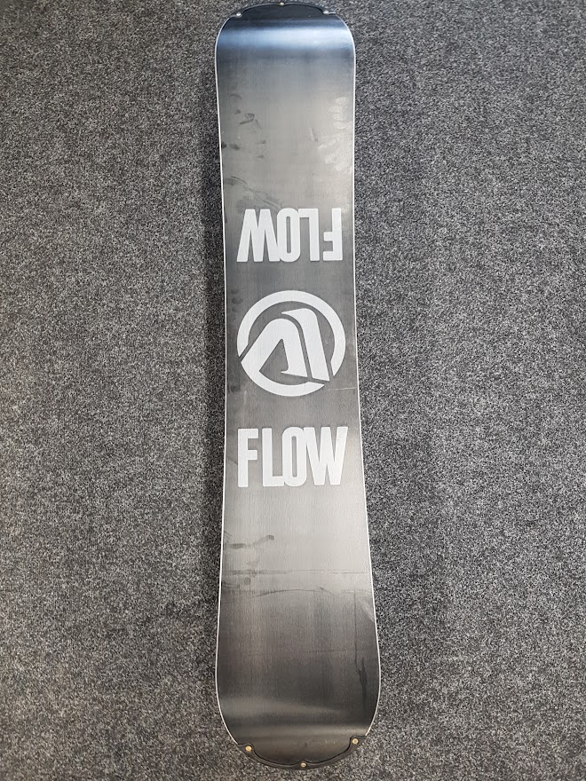 Używana deska snowboardowa Flow Rhytm + szybkie wiązanie Nidecker Flow w rozmiarze M/L