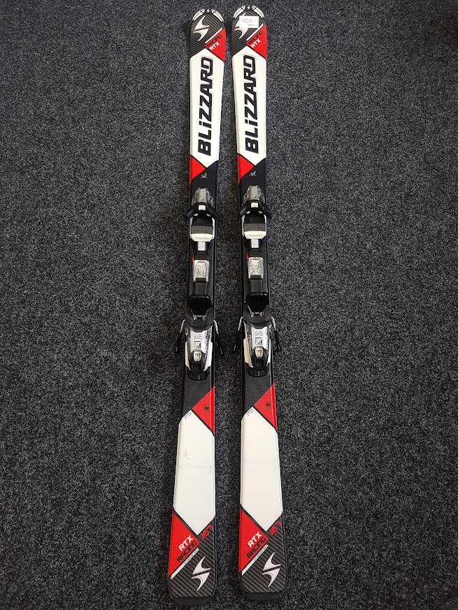 Gebrauchte BLIZZARD Racing RTX Ski + Marker10 Bindungen