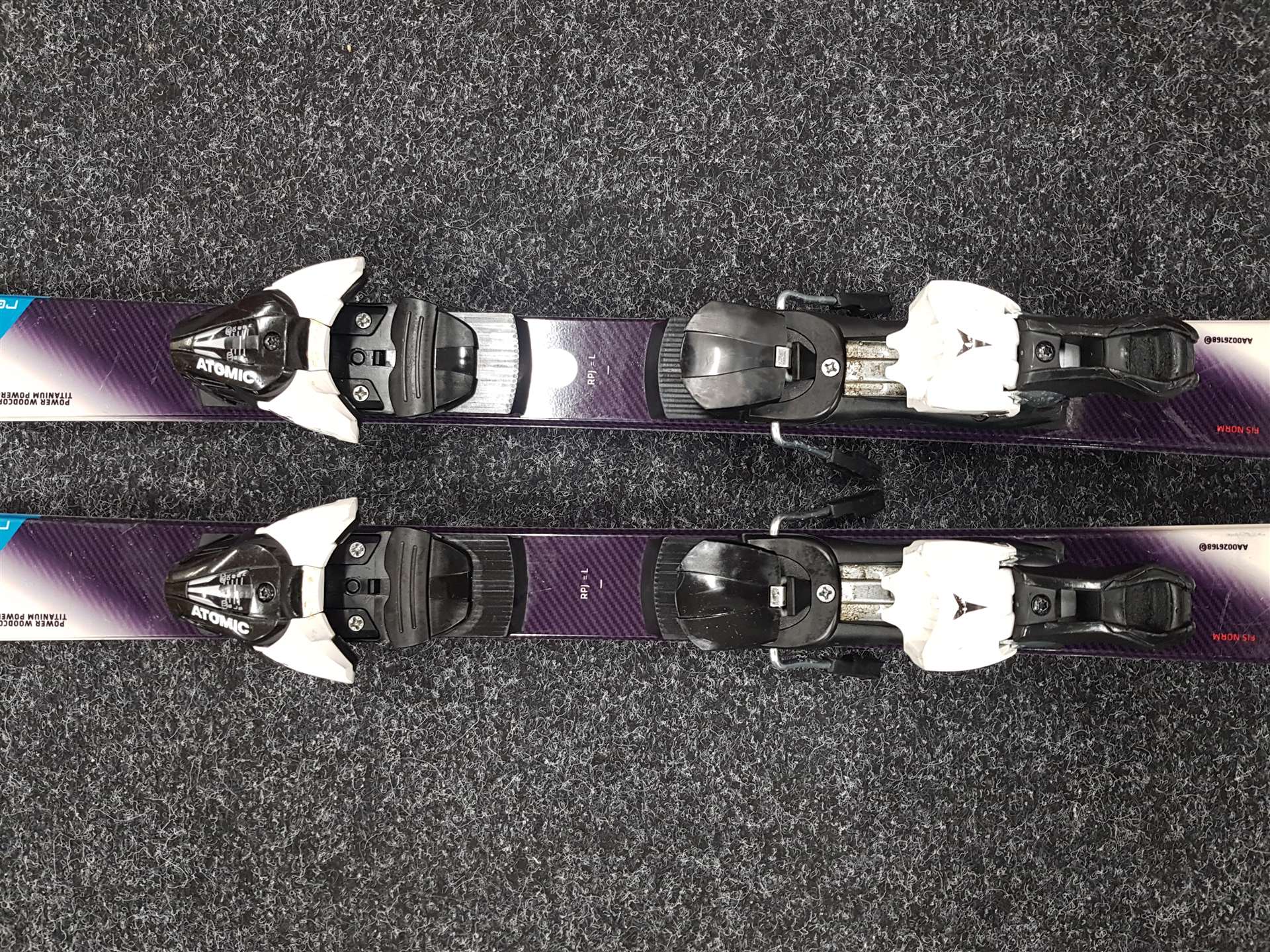 Použité lyže ATOMIC Redster SL 145 + viazanie Atomic Z12