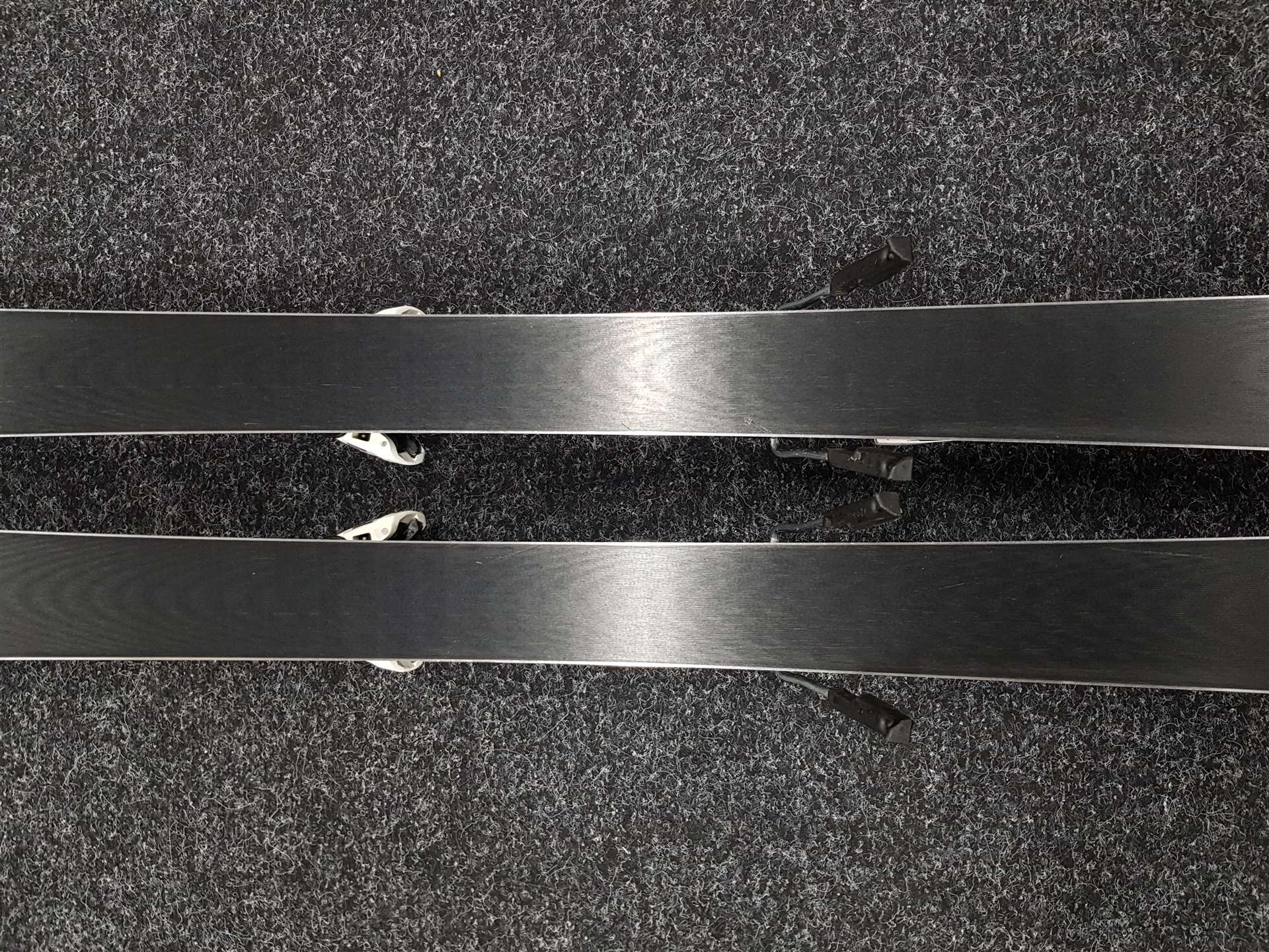 Použité lyže ATOMIC Redster SL 145 + viazanie Atomic Z12