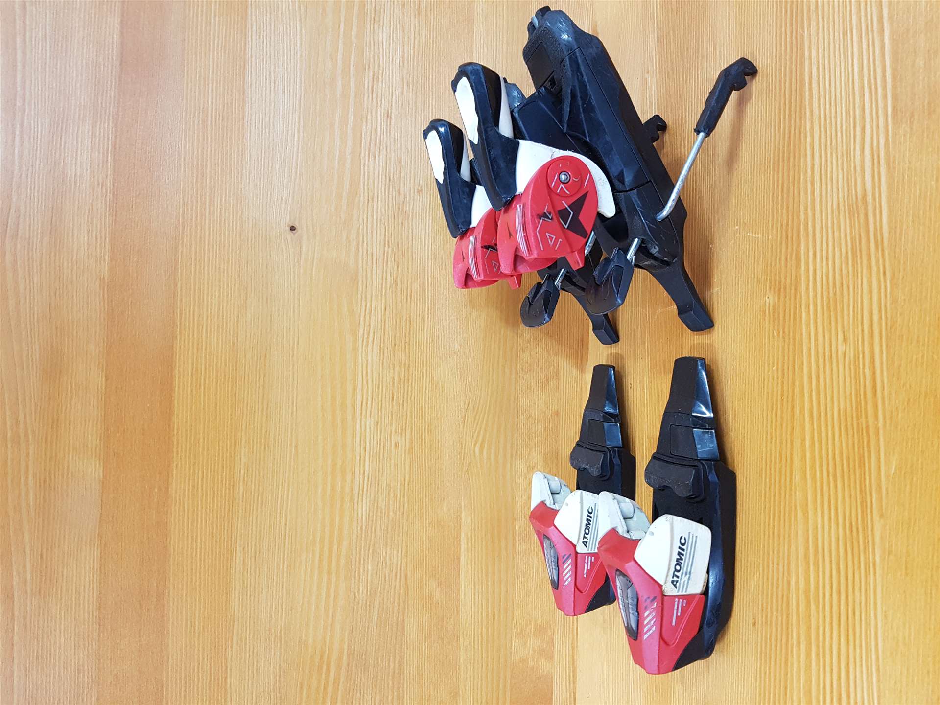 Attacco Atomic XTE 45 usato (4.5 DIN)