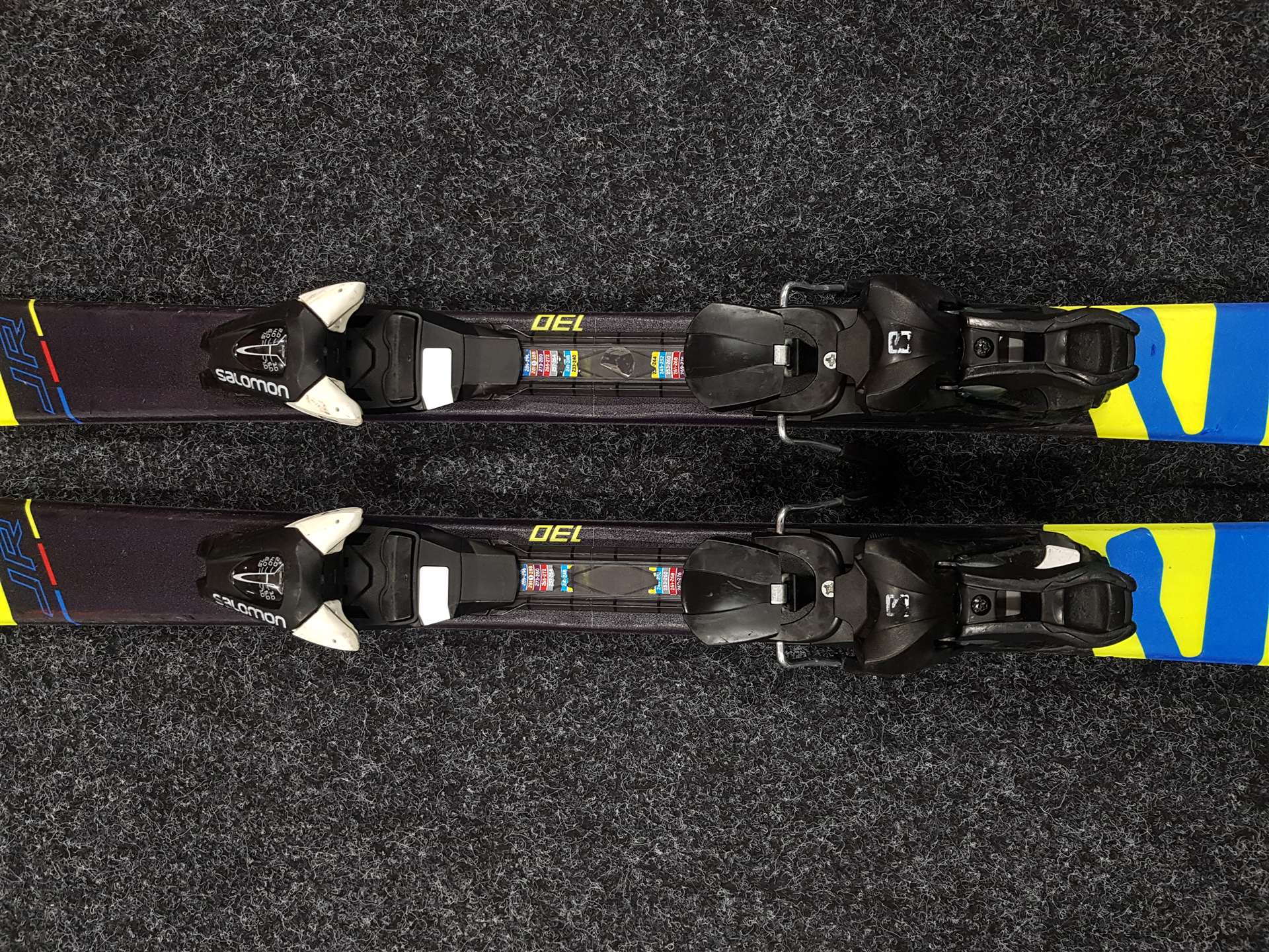 Esquís infantiles usados SALOMON X Race JR + fijaciones Salomon 7