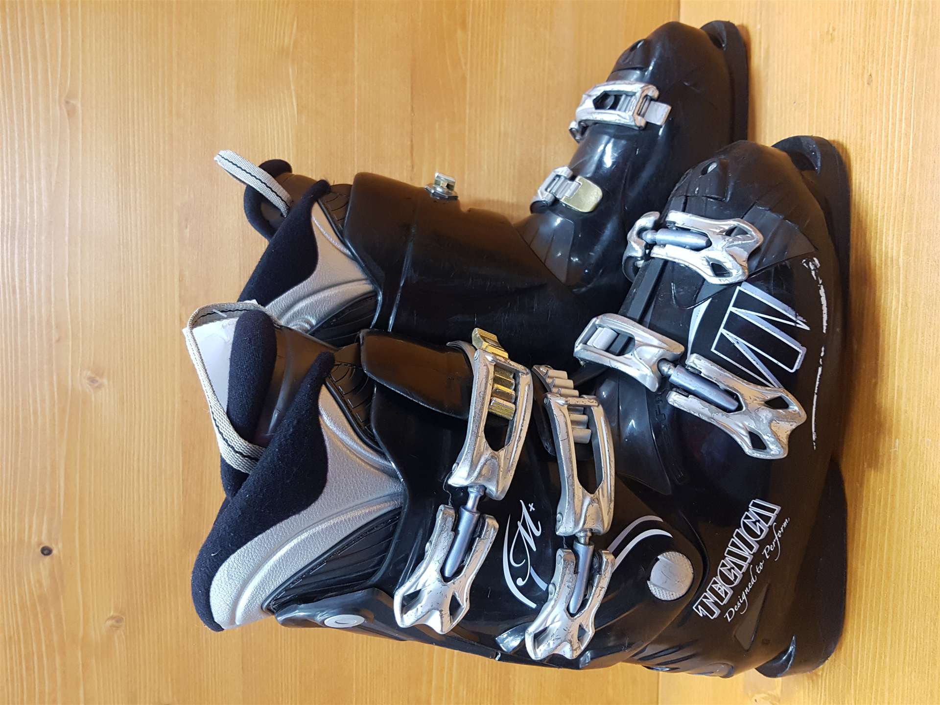 Używane buty narciarskie TECNICA M+