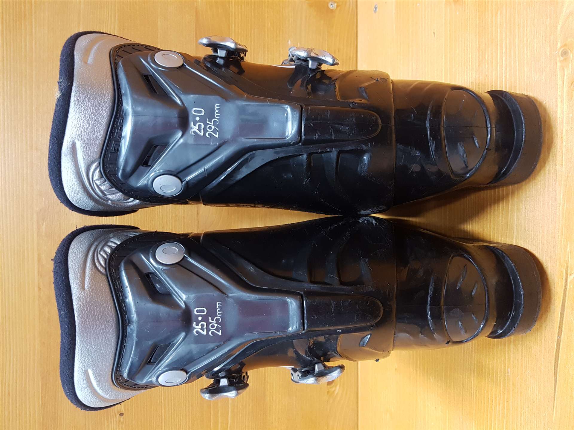 Używane buty narciarskie TECNICA M+