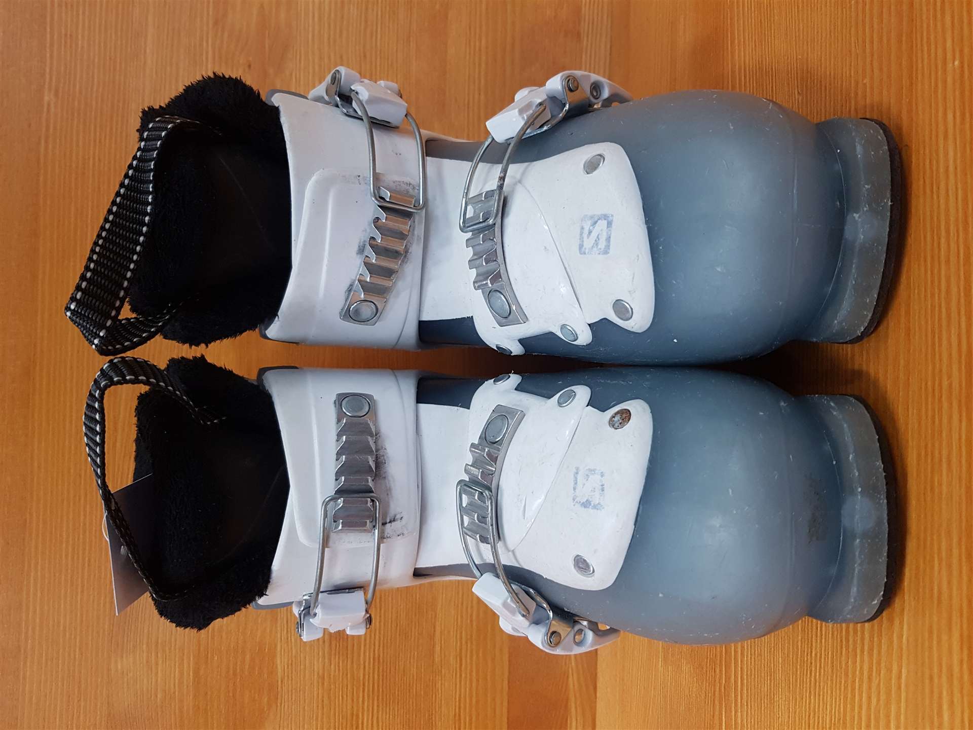 Chaussures de ski SALOMON T3 d'occasion