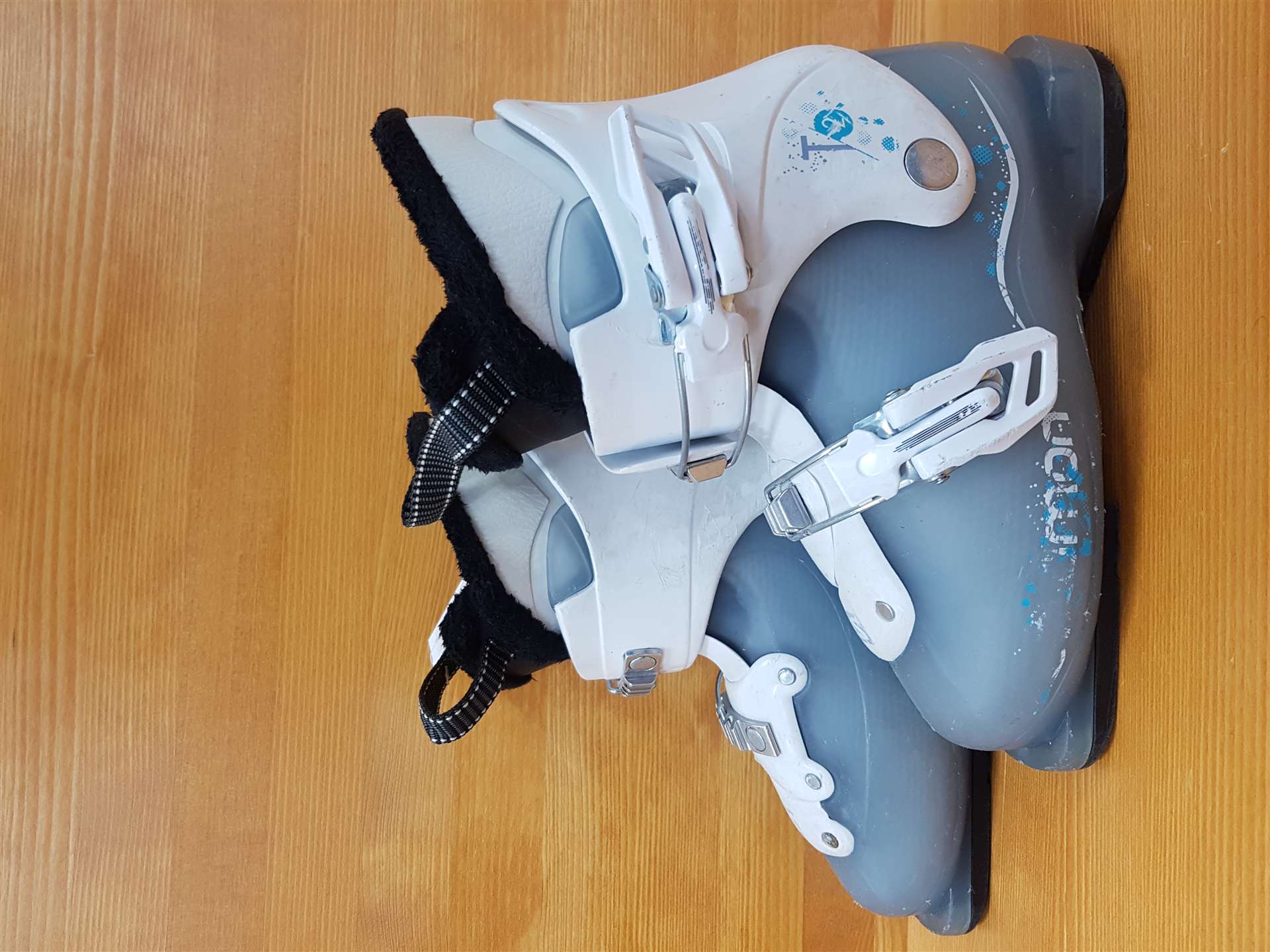 Chaussures de ski SALOMON T3 d'occasion