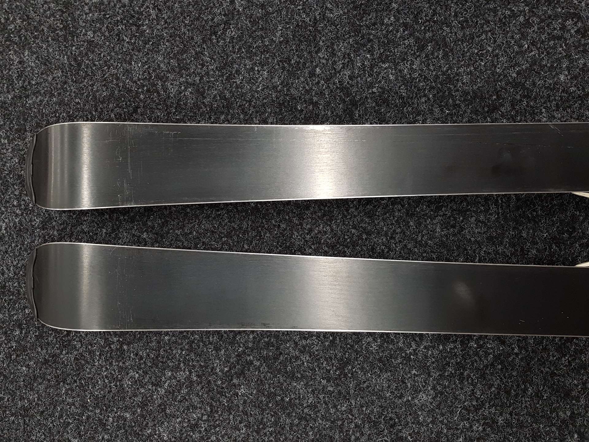 Použité lyže ATOMIC Redster Bend-X + viazanie Atomic XTE 7