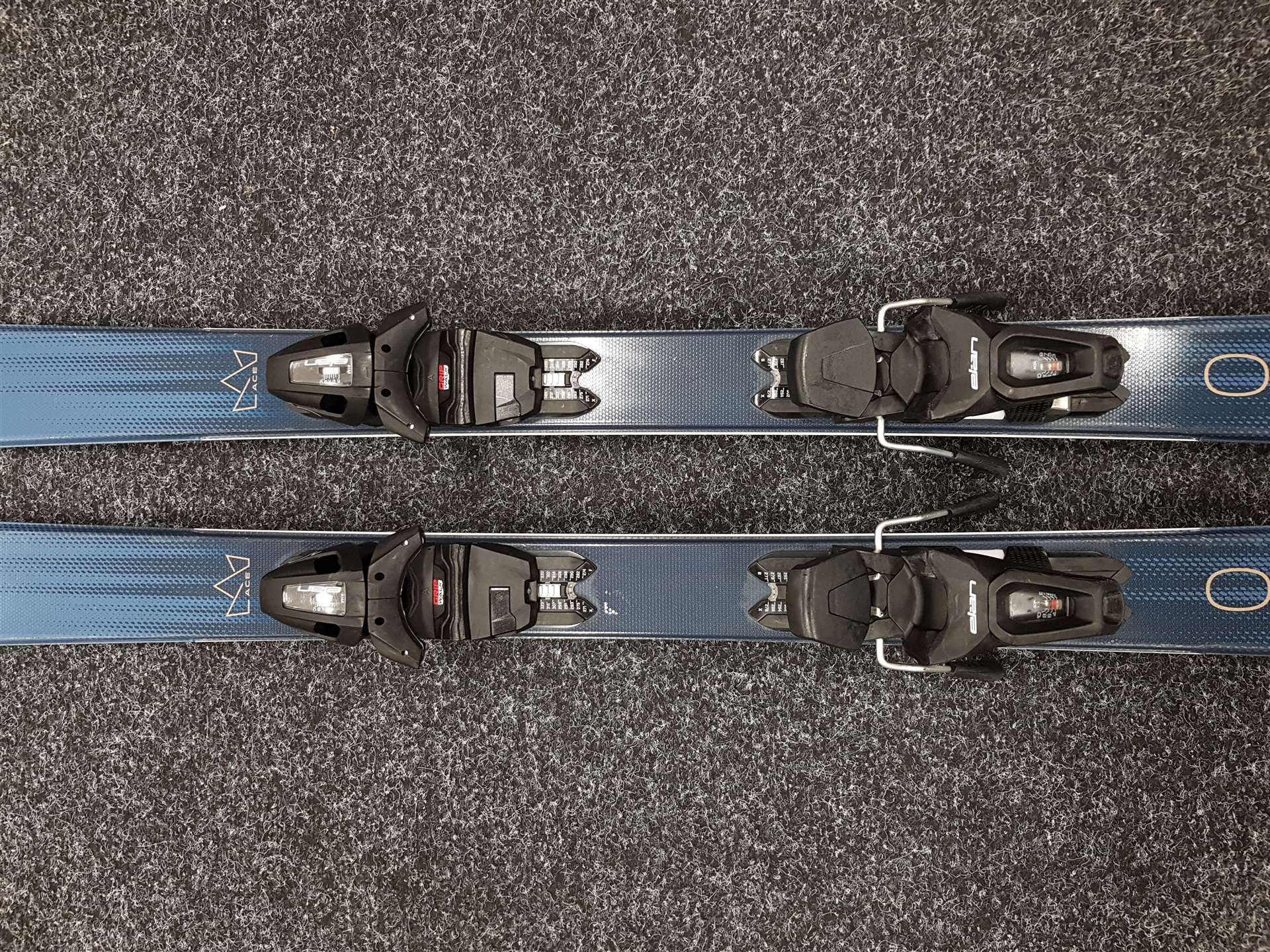 Skis ELAN Ace Pro d'occasion + fixations Elan EL 10