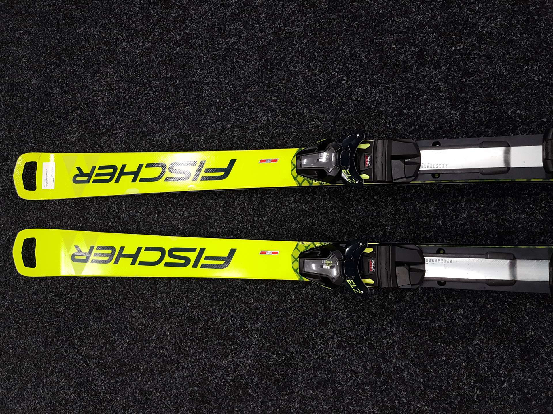 Używane narty FISCHER RC 4 CT + wiązania Fischer Z13