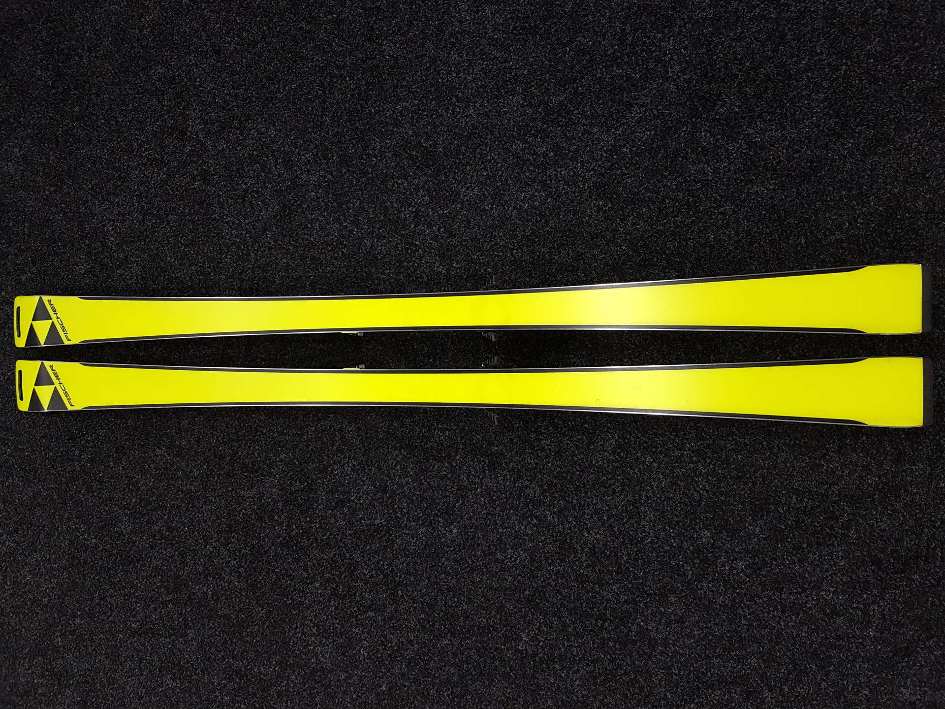 Używane narty FISCHER RC 4 CT + wiązania Fischer Z13