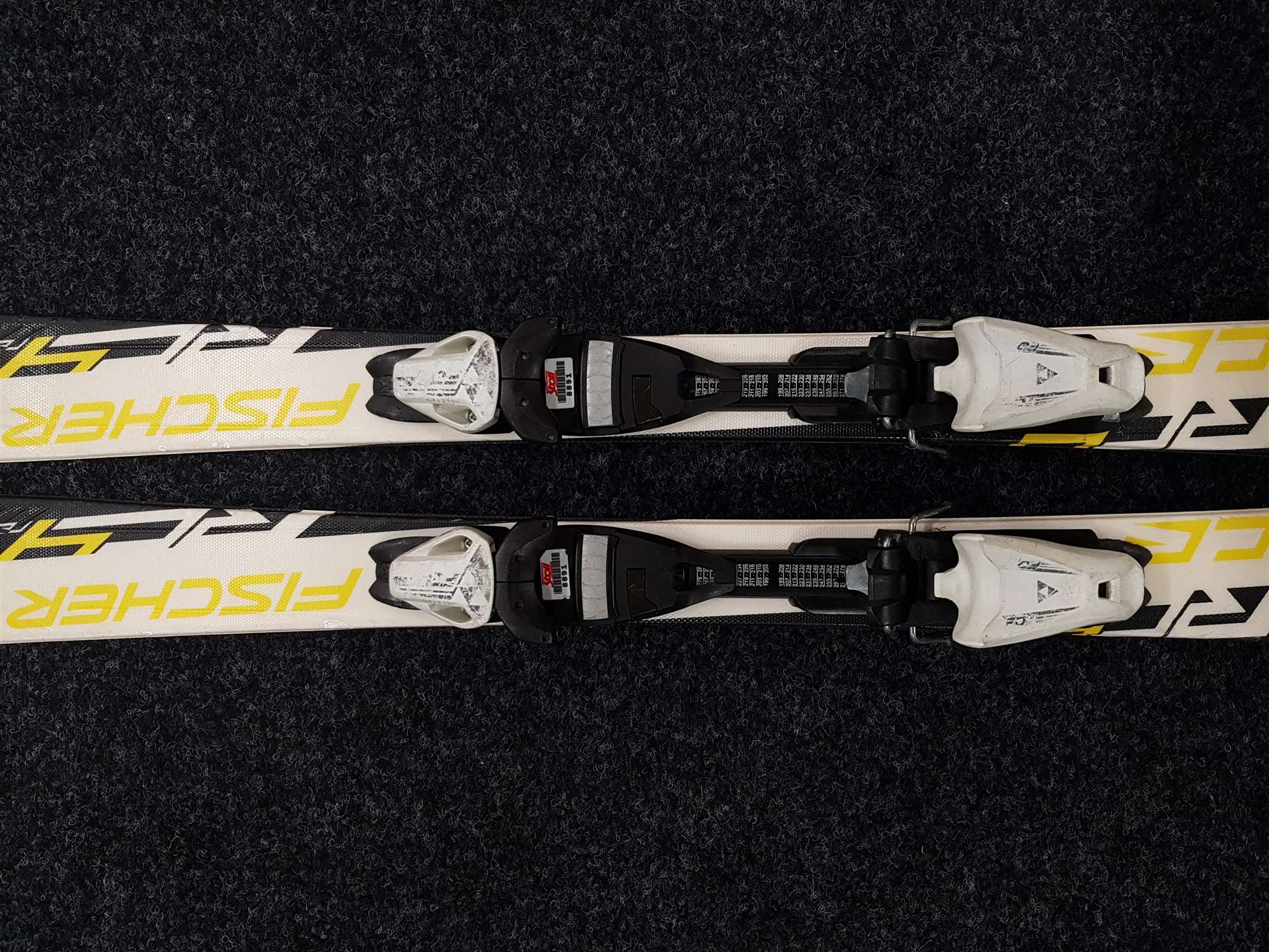 Skis de course FISCHER d'occasion + fixations Fischer 4.5