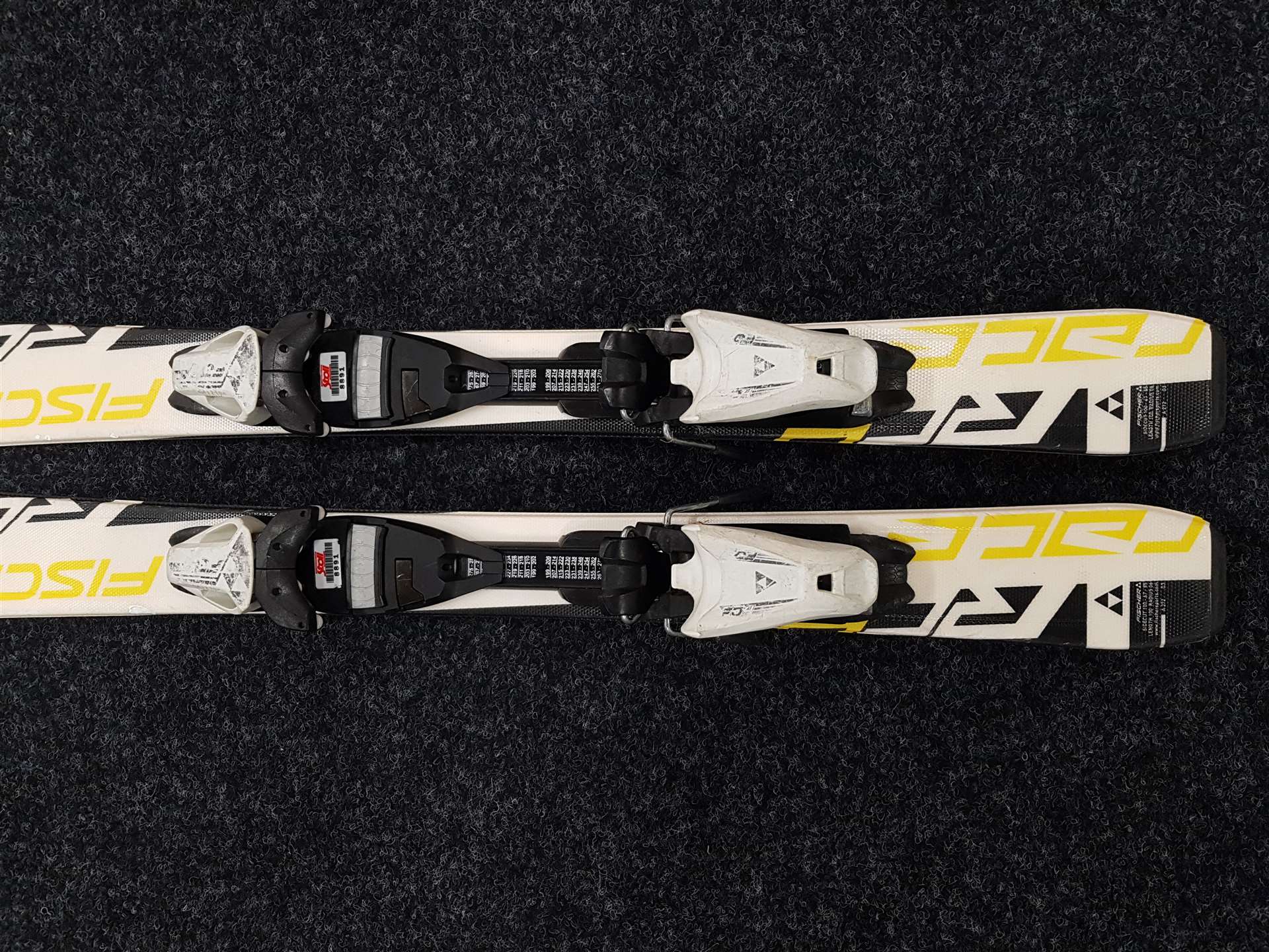 Skis de course FISCHER d'occasion + fixations Fischer 4.5