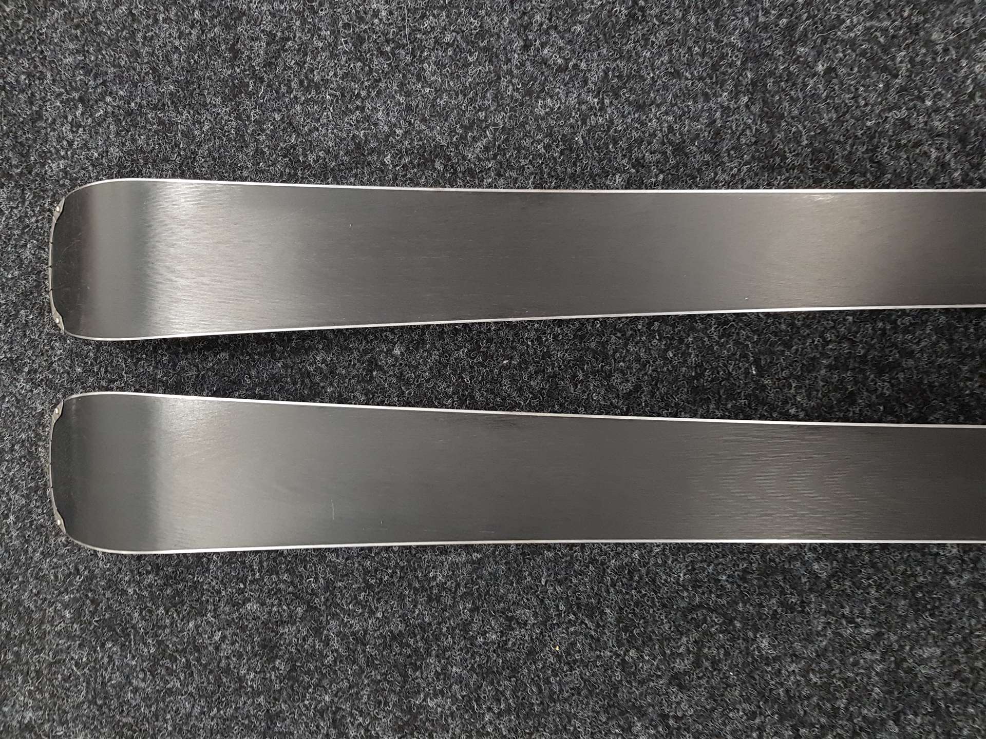 Použité lyže HEAD Shape SX + vázání Tyrolia PR 11