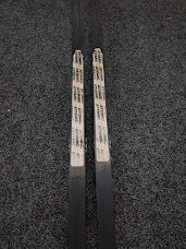 Bazárové bežecké lyže Atomic Redster Skintec C9
