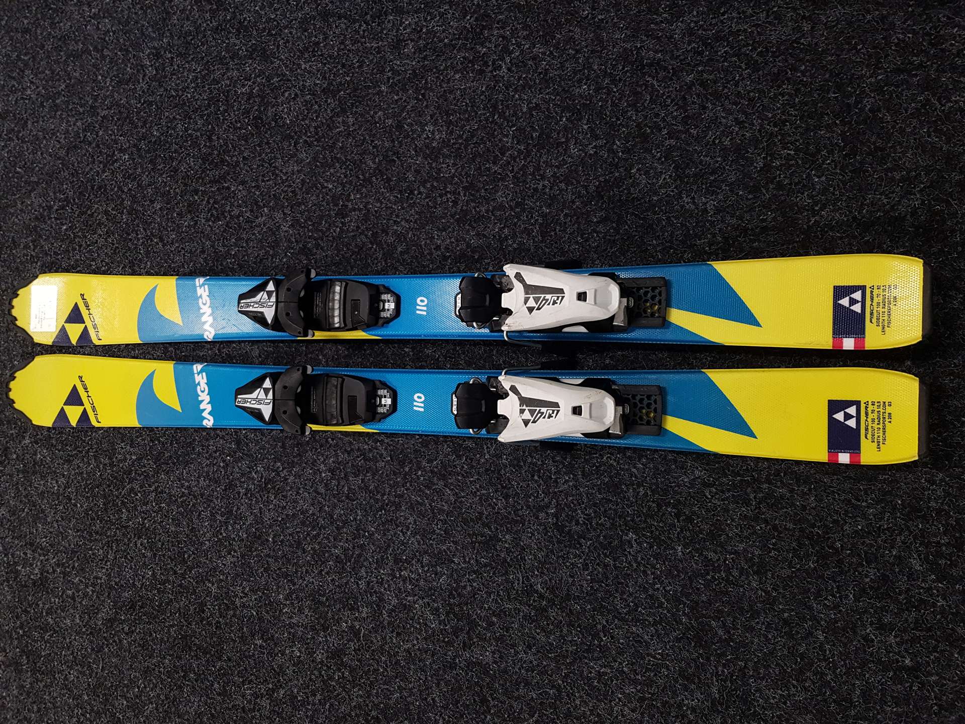 Esquís infantiles FISCHER Ranger usados + fijaciones Fischer FJ 4.5