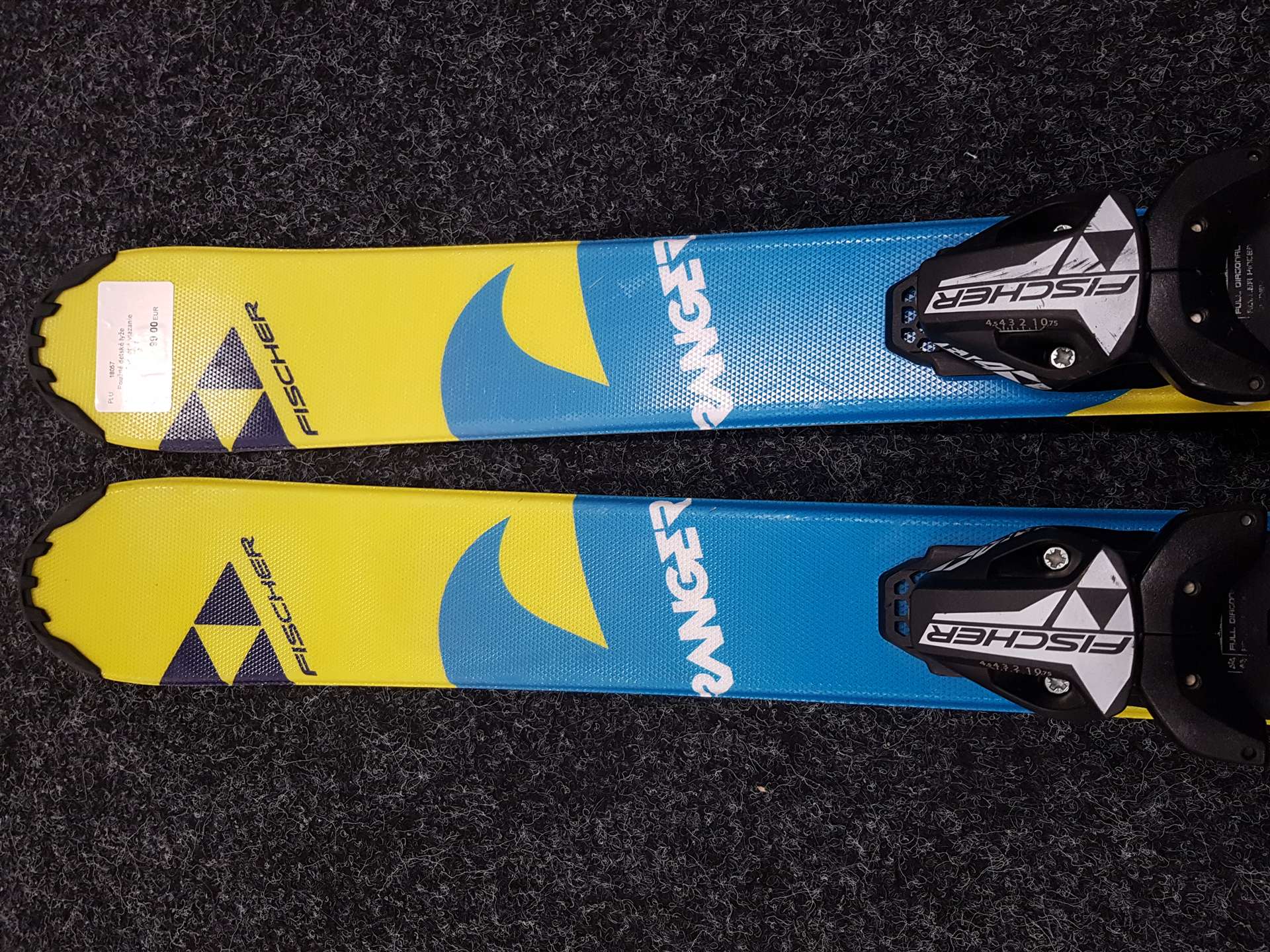 Esquís infantiles FISCHER Ranger usados + fijaciones Fischer FJ 4.5