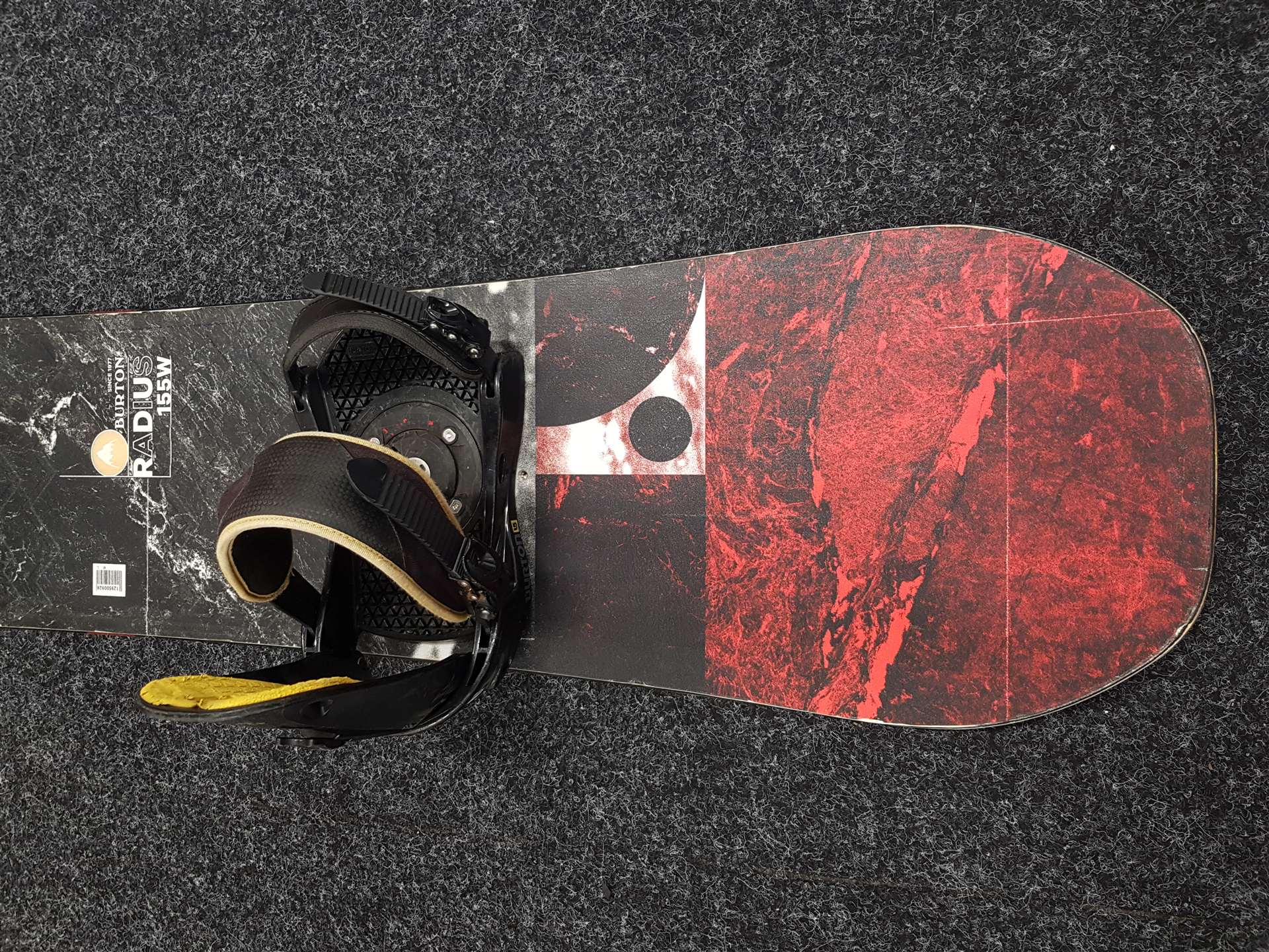 Použitý snowboard BURTON Radius 155W + viazanie Burton veľkosť M/L