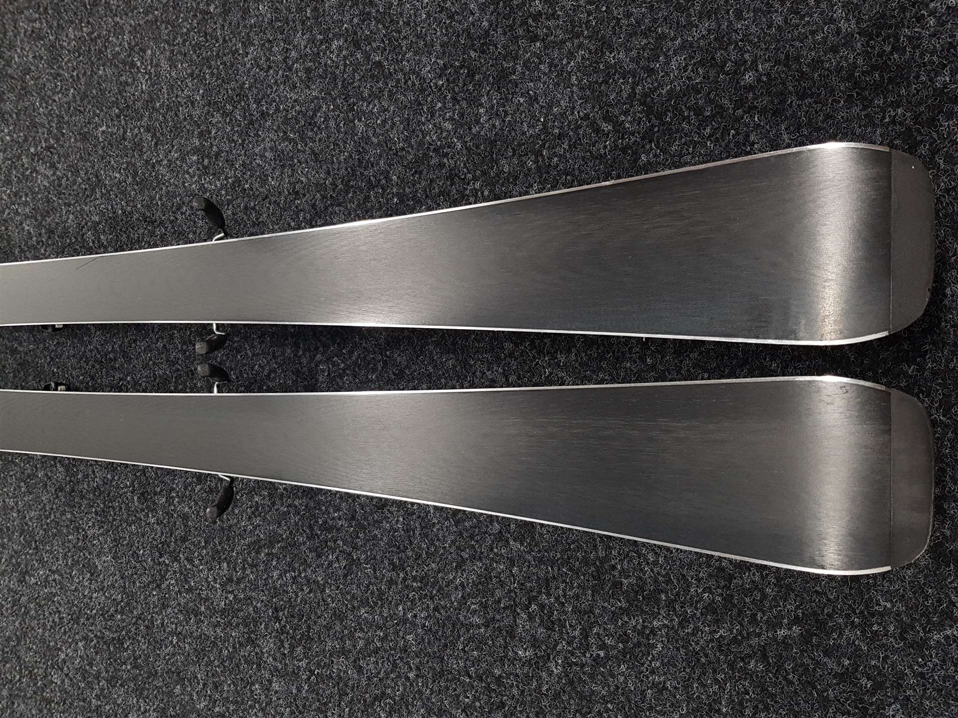 Použité lyže HEAD Shape CX + vázání Head 9.0