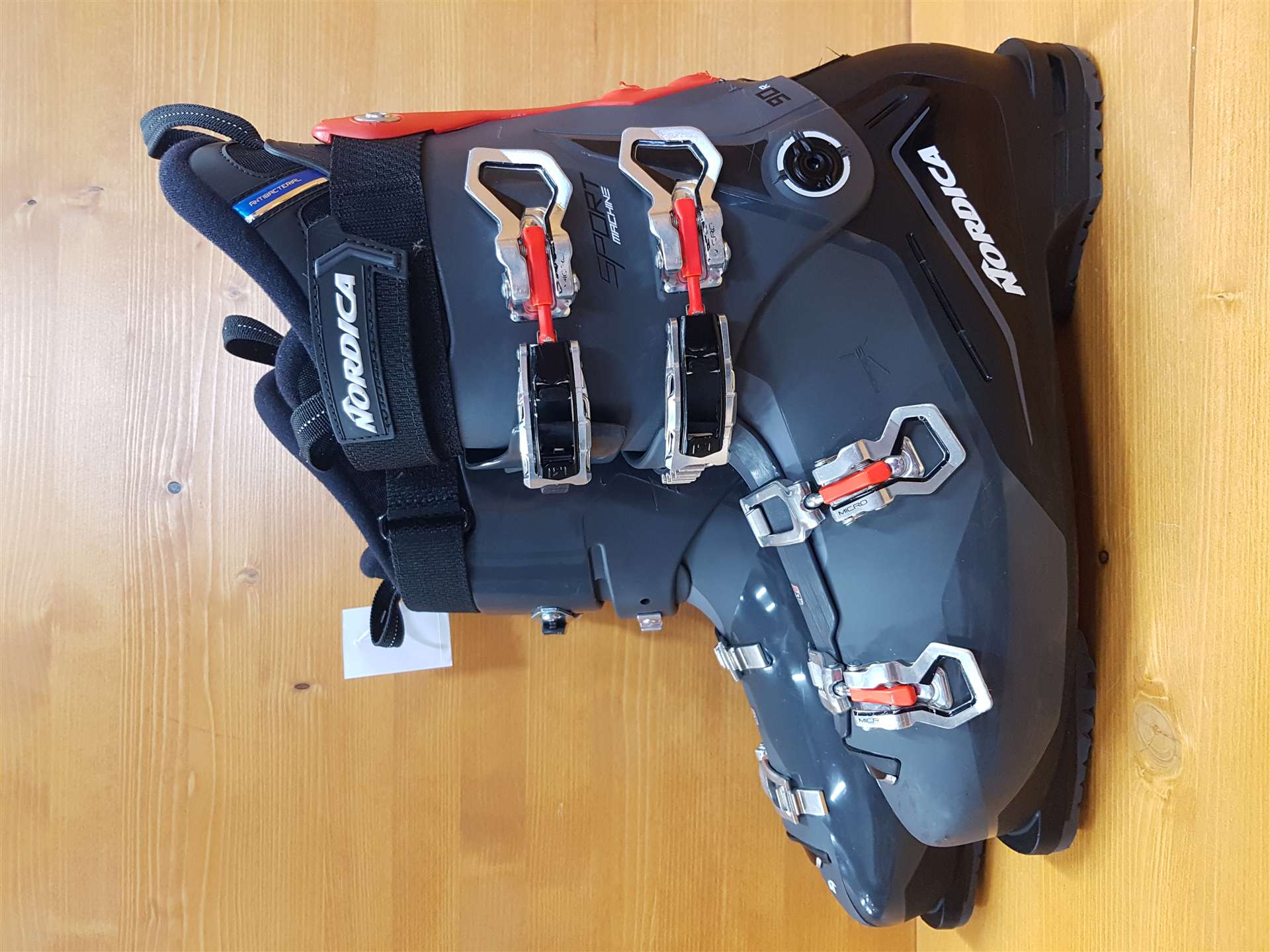 Použité lyžiarky NORDICA Sport Machine R90