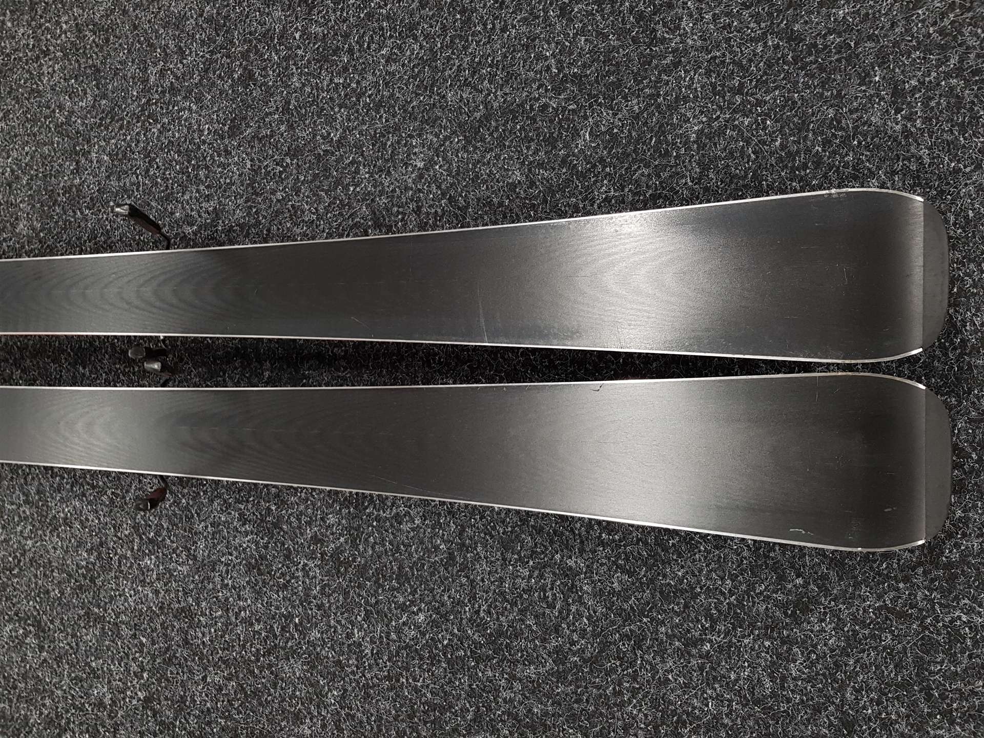 Gebrauchte ROSSIGNOL React 6 Compact Ski + Look Xpress 11 Bindungen