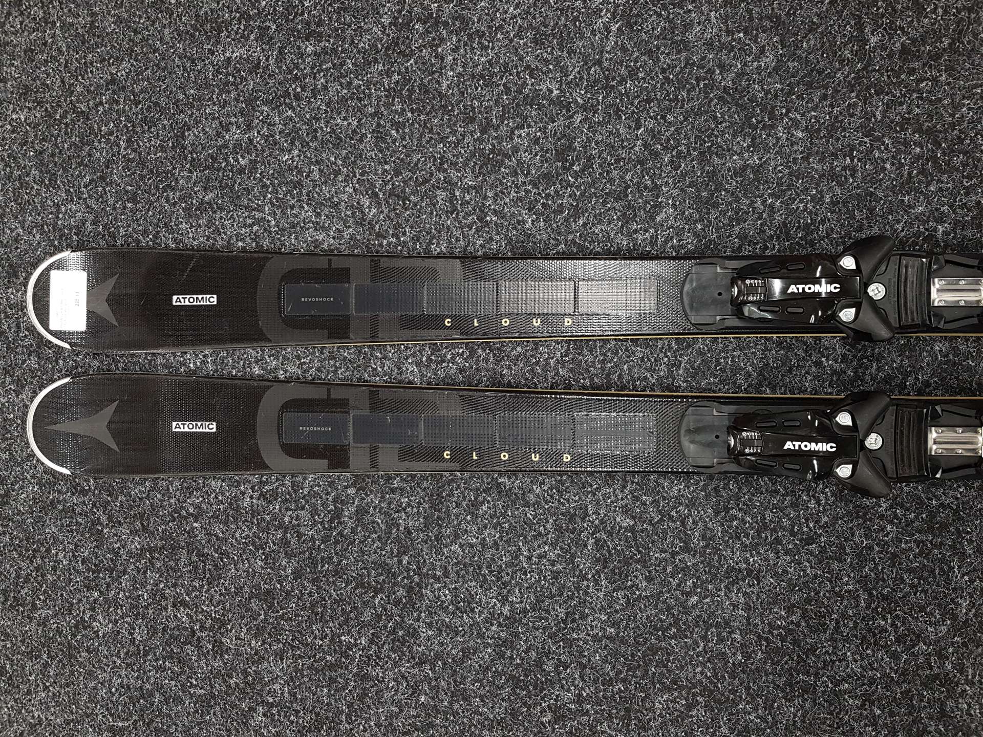Použité lyže ATOMIC Cloud C12 + viazanie Atomic X12 GW