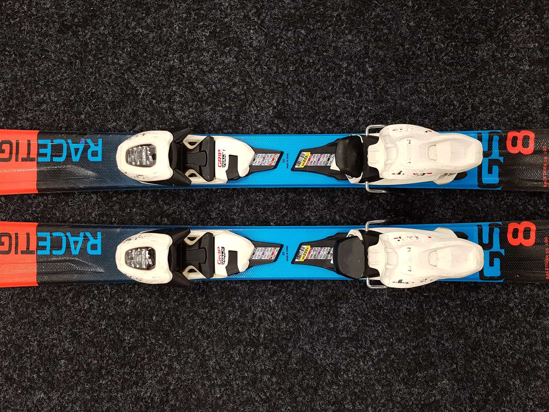 Schiuri VOLKL Racetiger GS 8 folosite + legături Marker 4.5