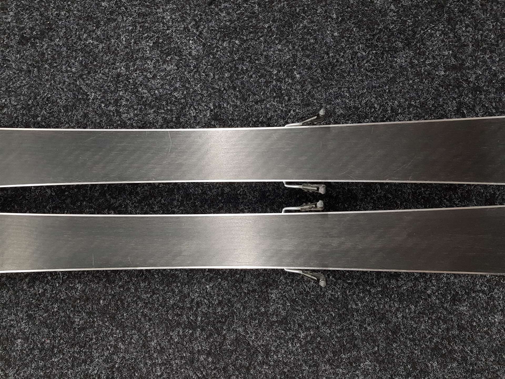 Schiuri VOLKL Racetiger GS 8 folosite + legături Marker 4.5