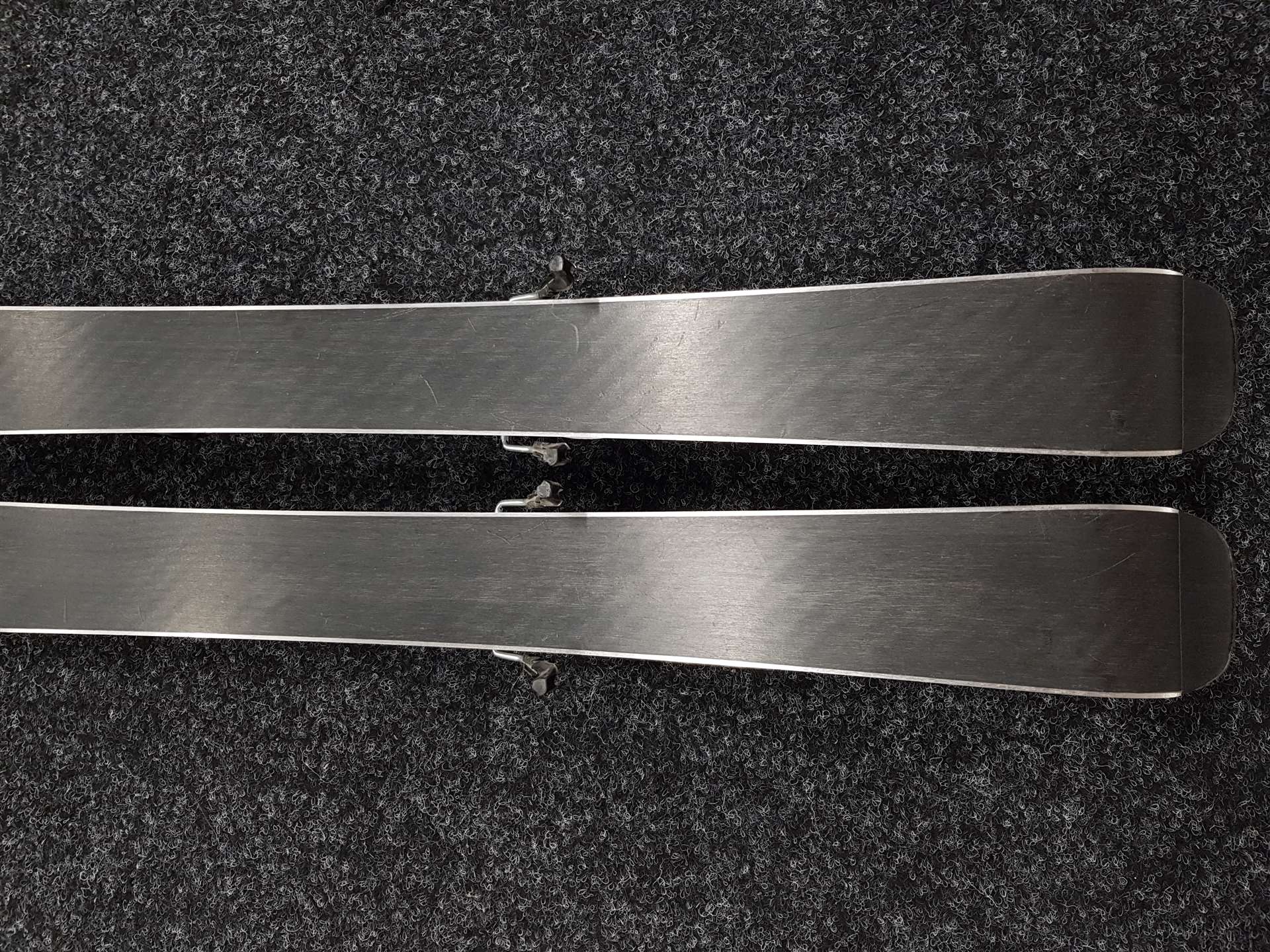 Schiuri VOLKL Racetiger GS 8 folosite + legături Marker 4.5