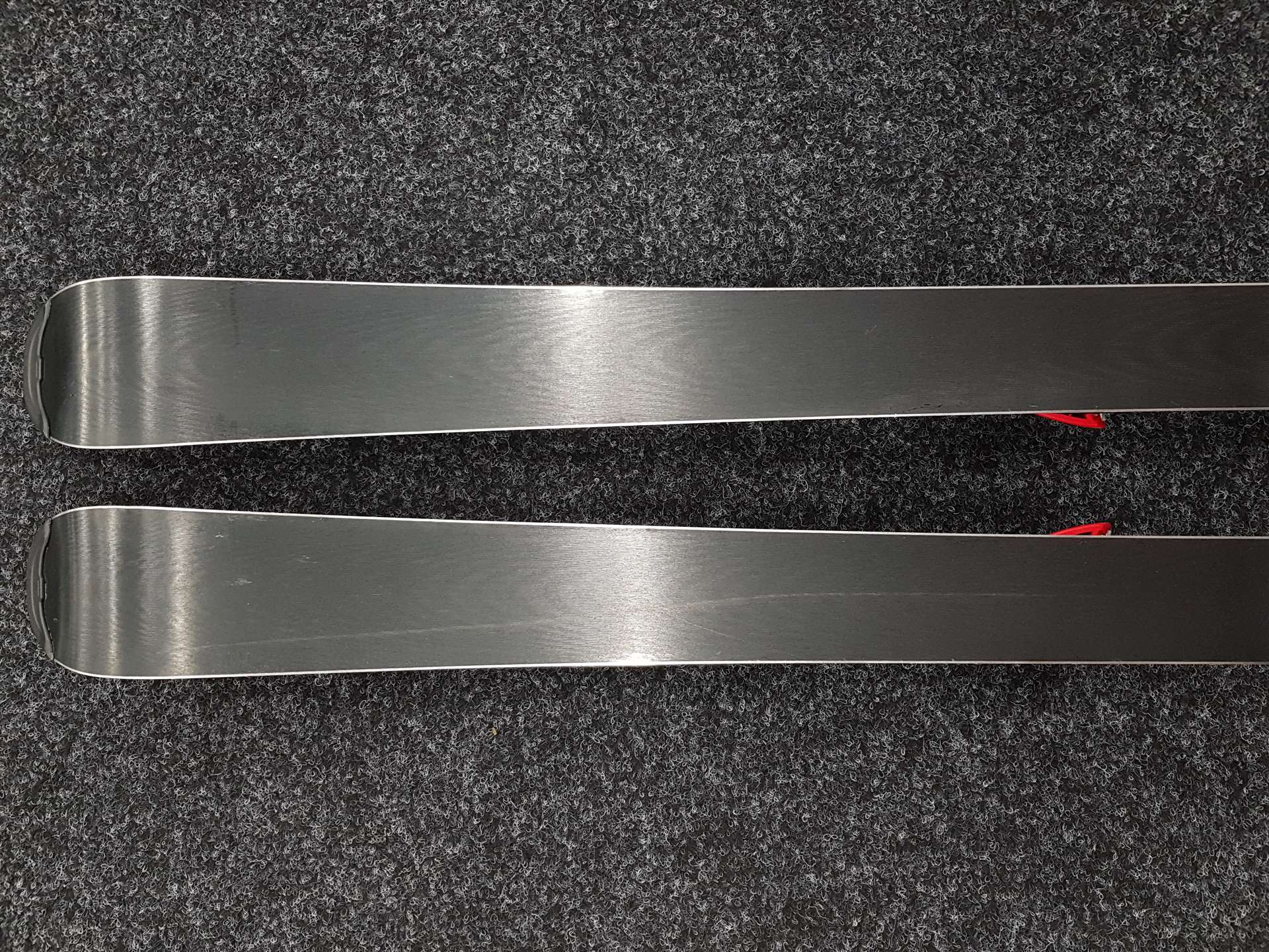 Použité lyže ATOMIC Redster J2 + vázání Atomic L7