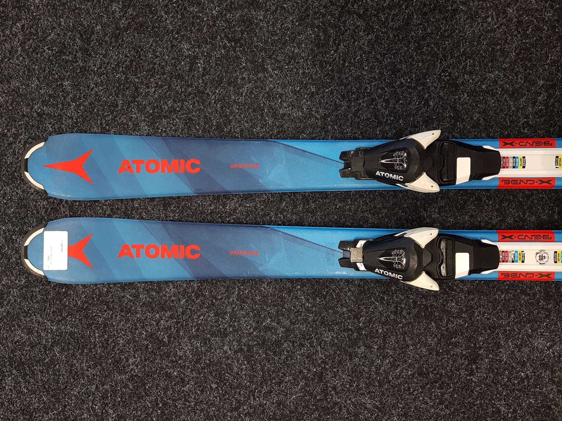 Sci da sci usati per bambini modello ATOMIC Vantage JR + attacchi Atomic 7.5