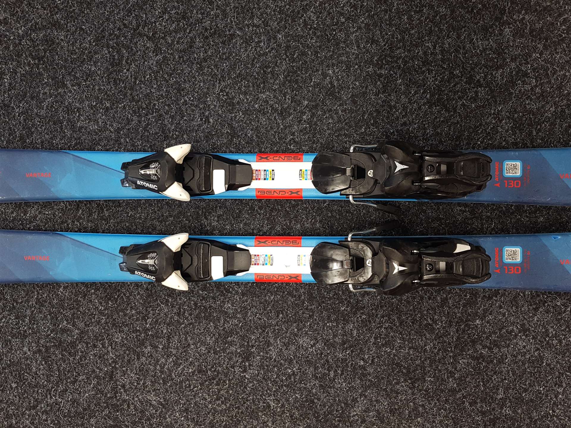 Sci da sci usati per bambini modello ATOMIC Vantage JR + attacchi Atomic 7.5