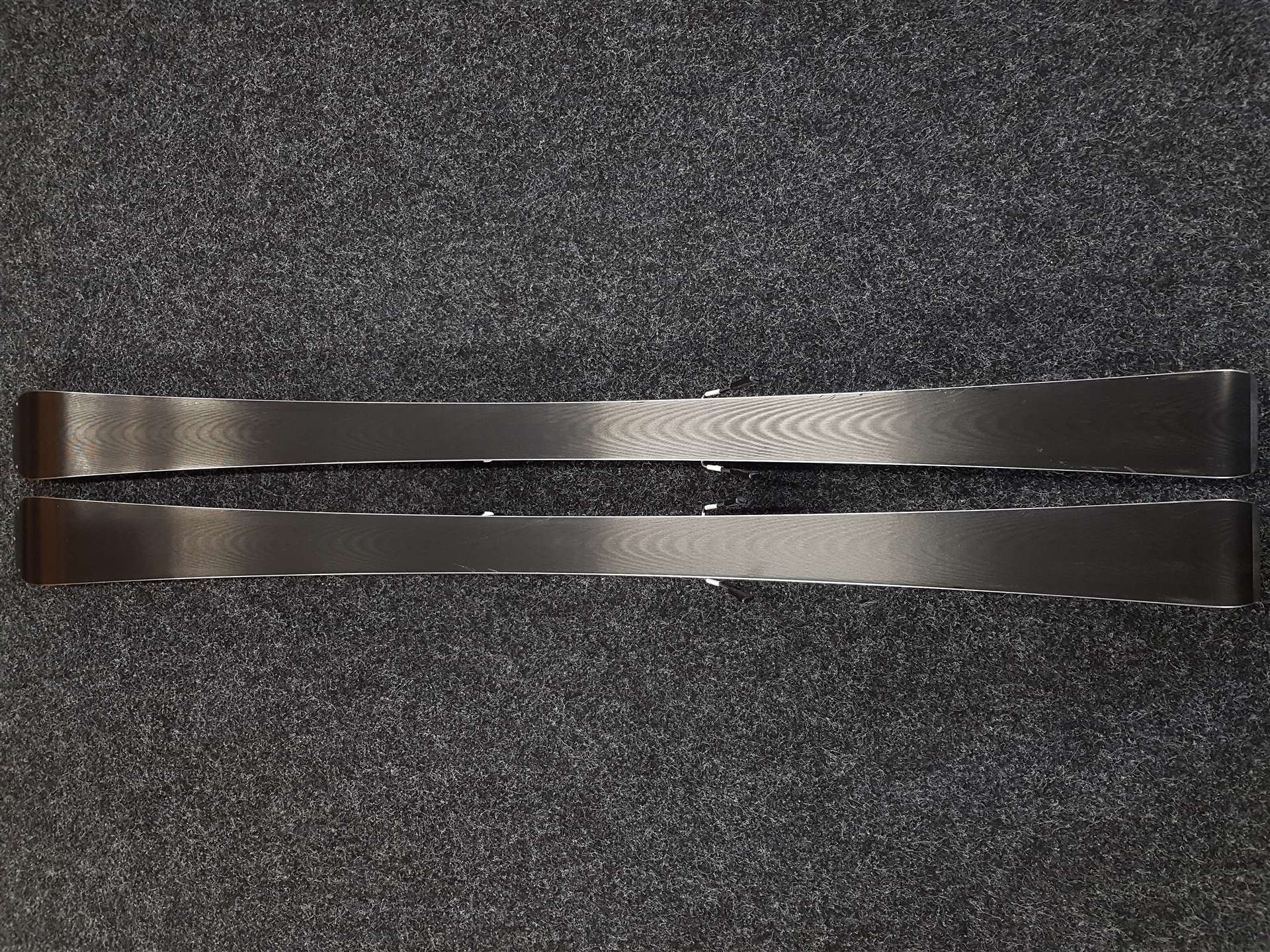 Skis ROSSIGNOL PURSUIT d'occasion + fixations Rossignol 110