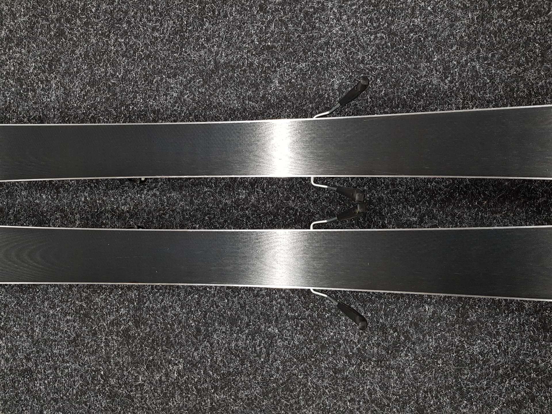 Esquís usados ELAN Element 74 + fijaciones Elan EL 9