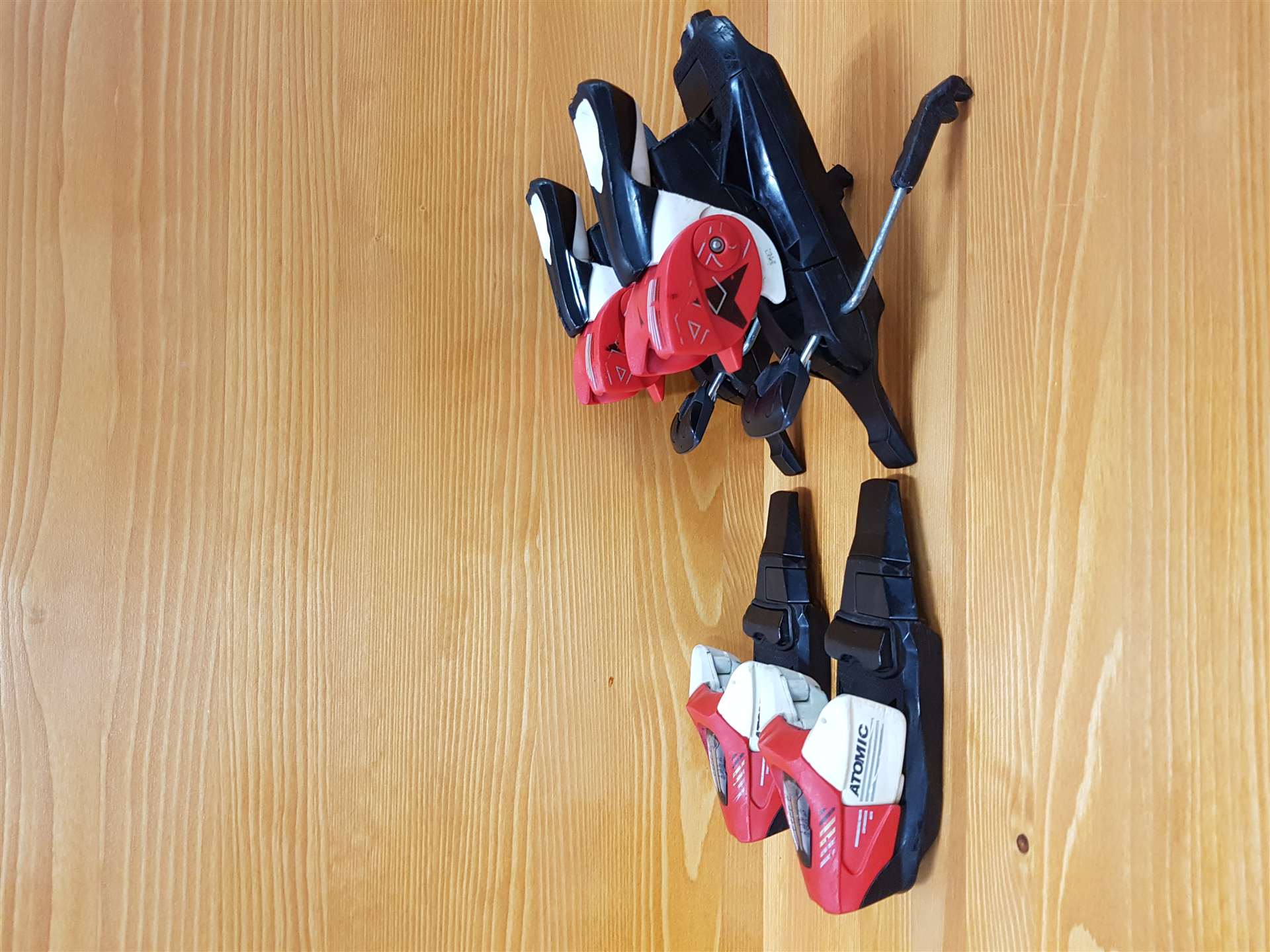 Reliure Atomic XTE 45 d'occasion (4,5 DIN)