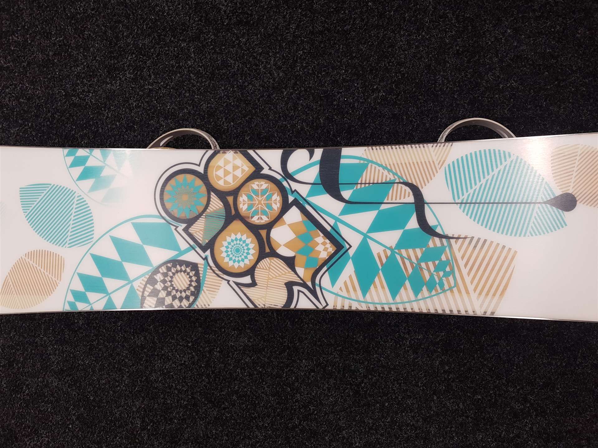 Použitý snowboard SALOMON + viazanie Atomic veľkosť M