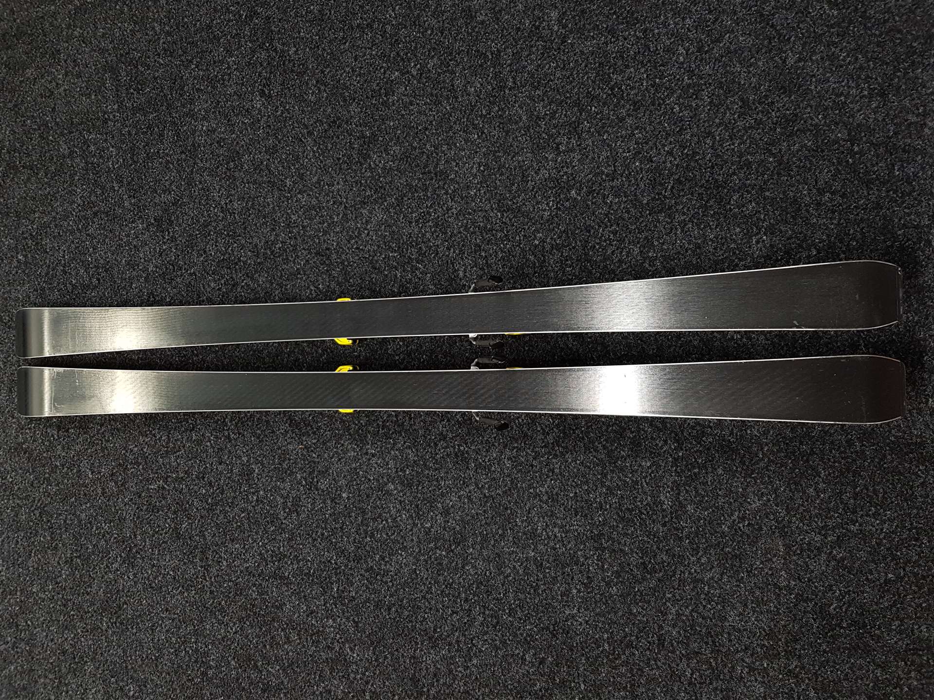 Skis ATOMIC Redster GS d'occasion + fixations Atomic Neox q4