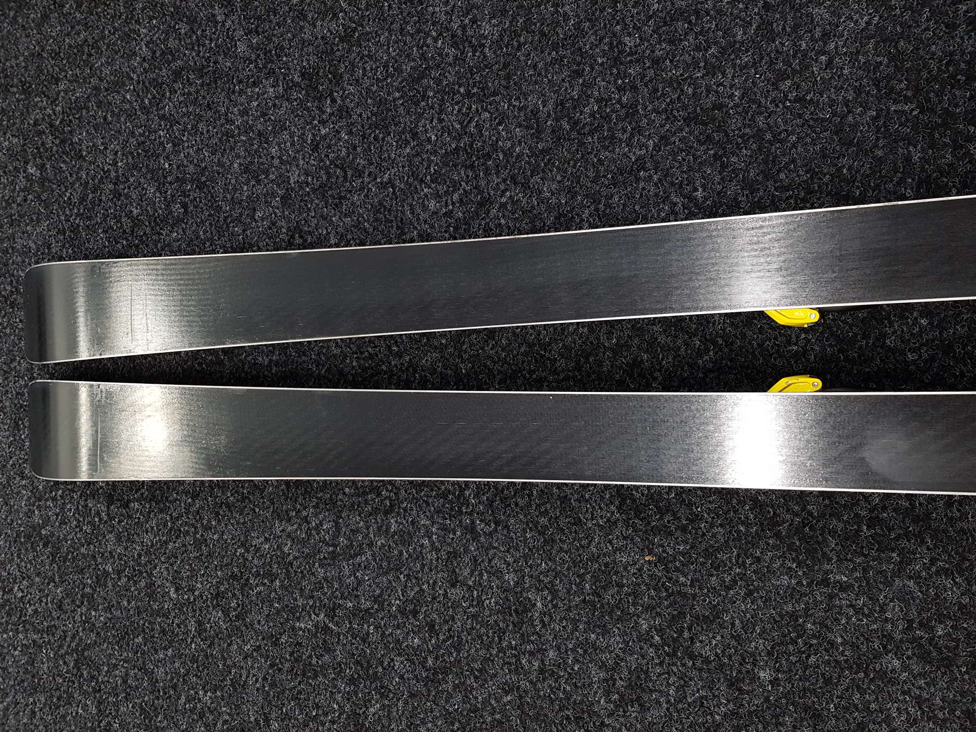 Skis ATOMIC Redster GS d'occasion + fixations Atomic Neox q4