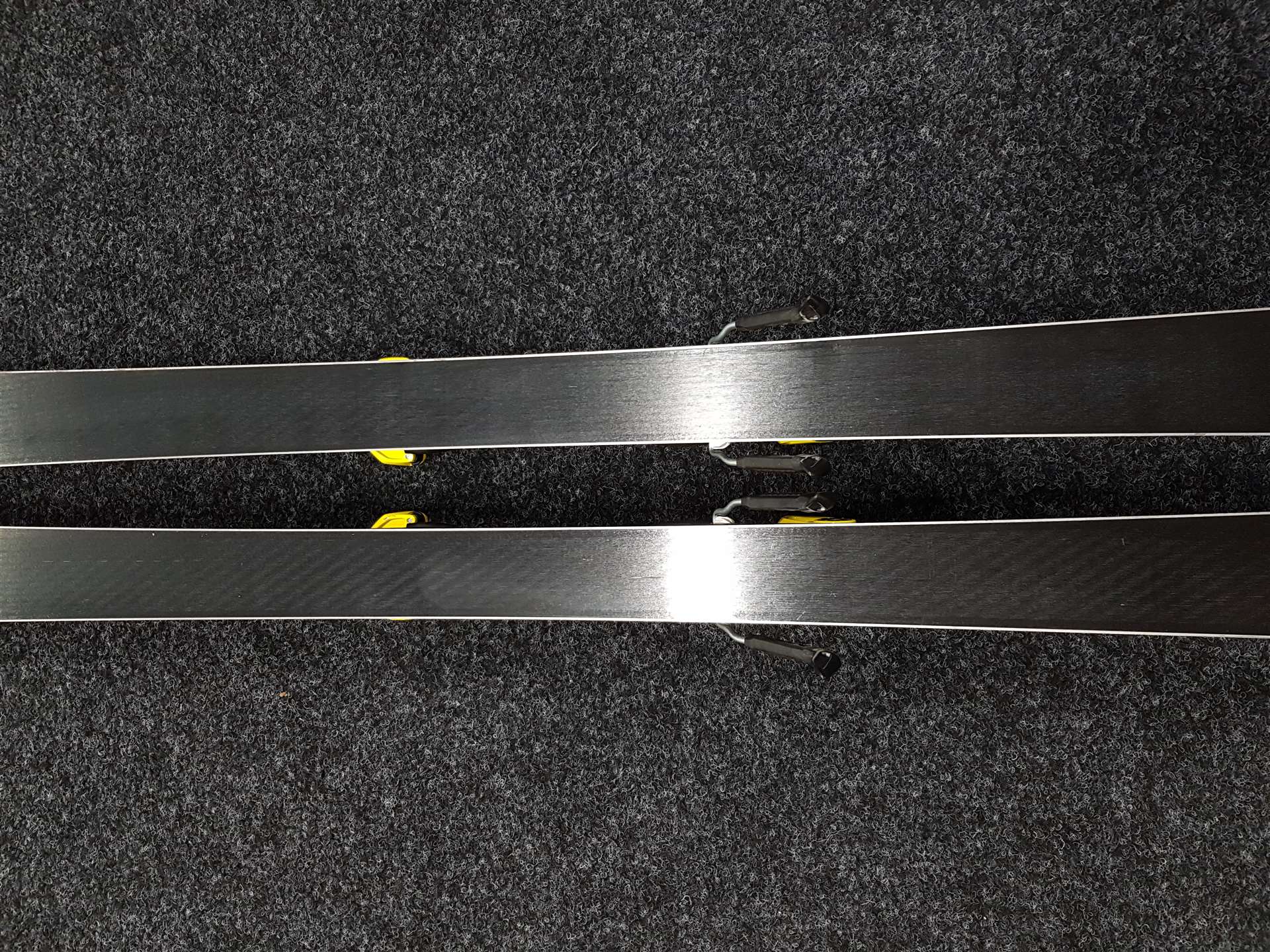 Skis ATOMIC Redster GS d'occasion + fixations Atomic Neox q4