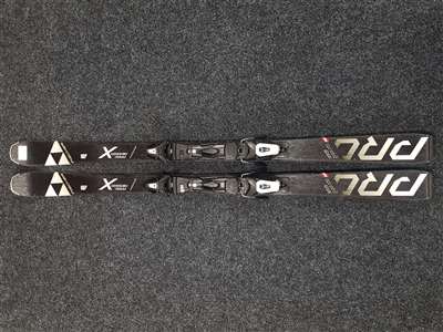 Použité lyže FISCHER Progressor X + vázání Fischer RS 10