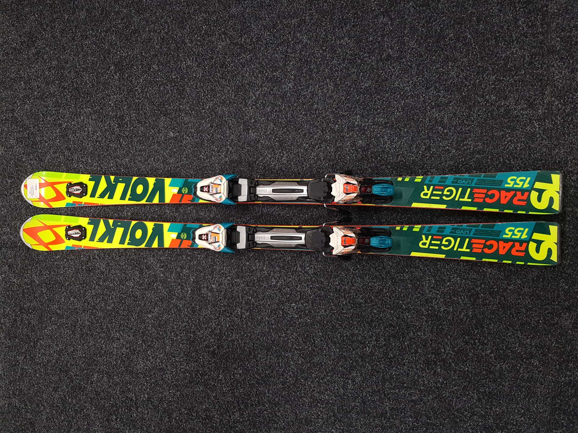 Schiuri VOLKL Racetiger SL folosite + legături Marker Motion 12