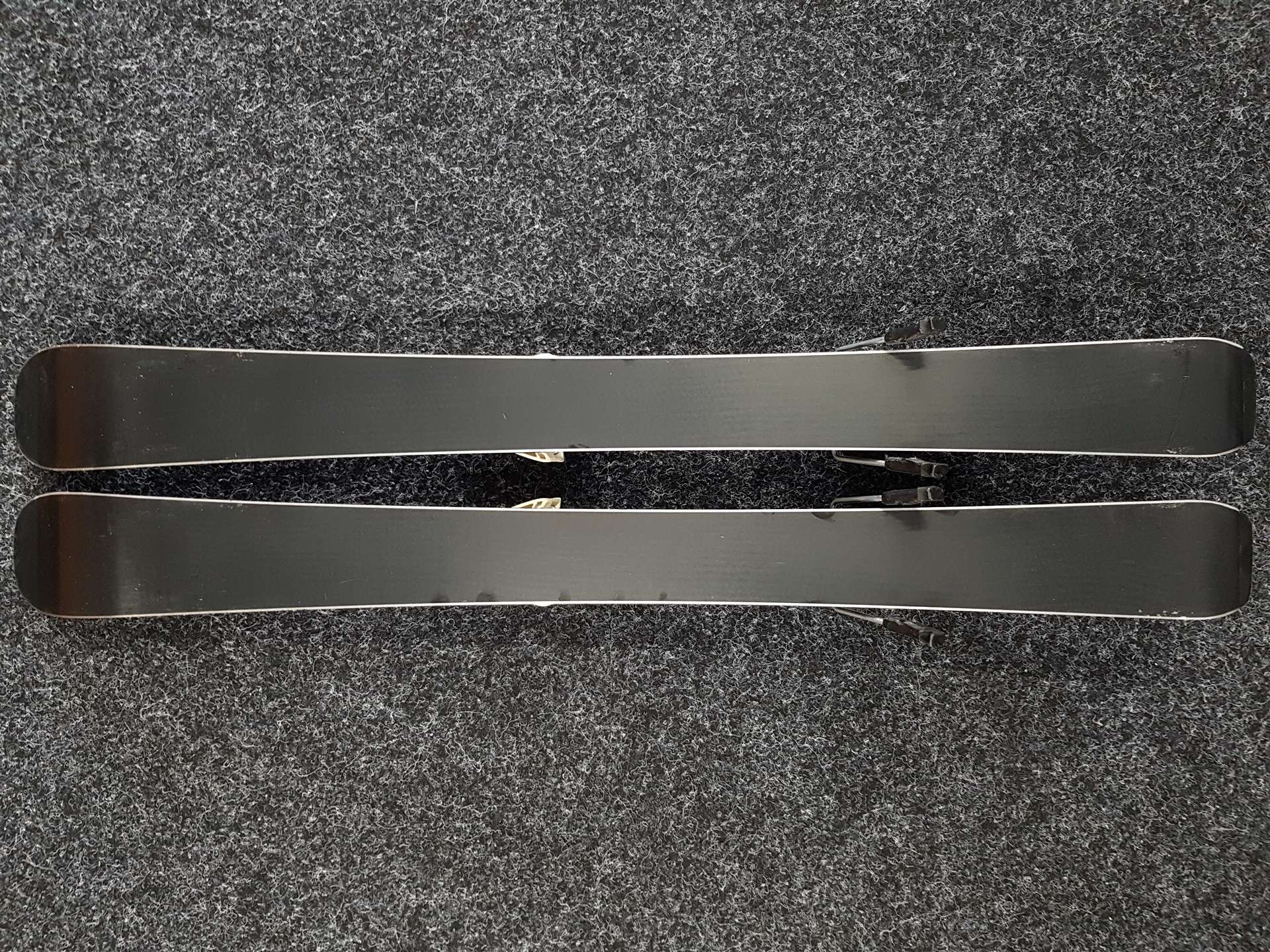 Skis enfant ATOMIC Vantage Girl d'occasion + fixations Atomic 4.5