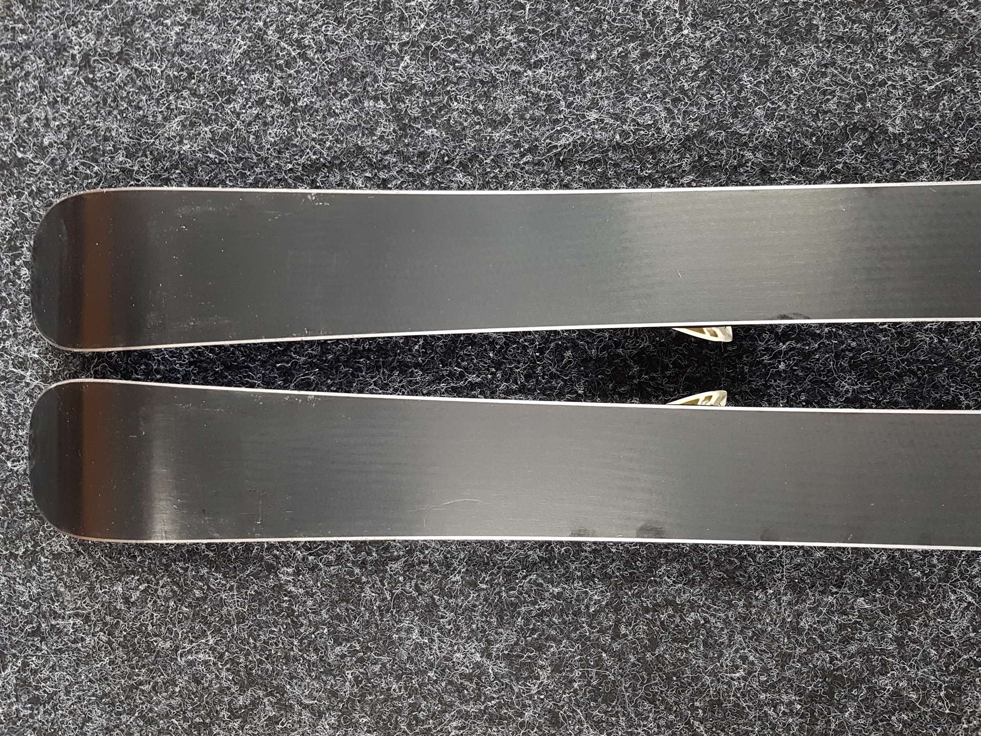 Skis enfant ATOMIC Vantage Girl d'occasion + fixations Atomic 4.5