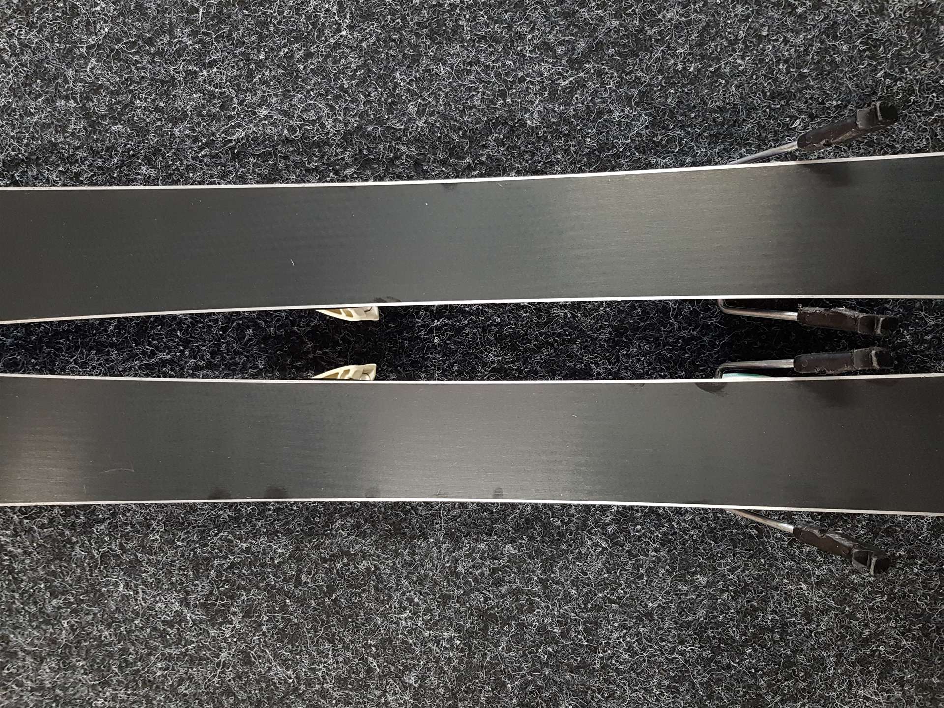 Skis enfant ATOMIC Vantage Girl d'occasion + fixations Atomic 4.5