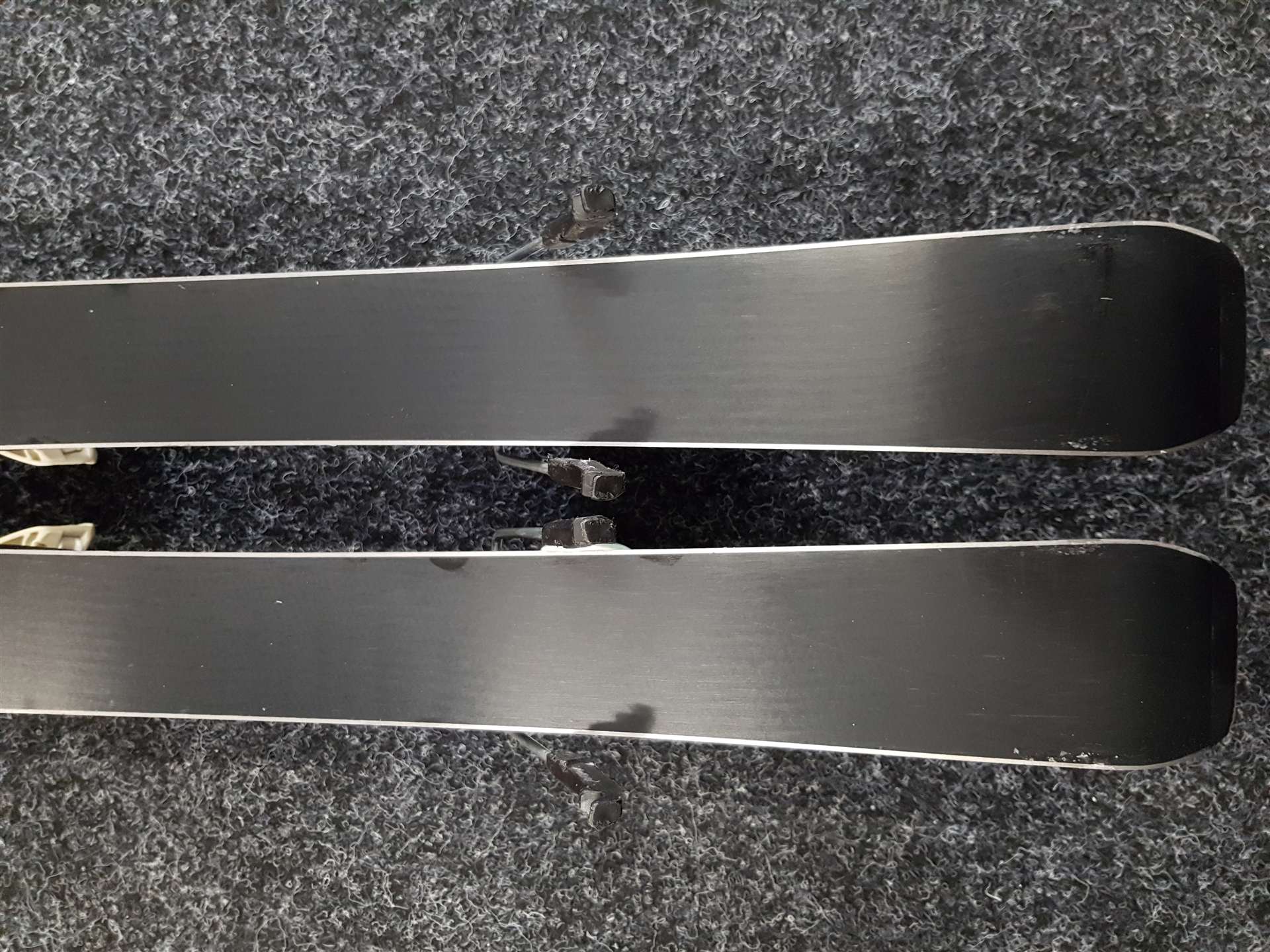 Skis enfant ATOMIC Vantage Girl d'occasion + fixations Atomic 4.5