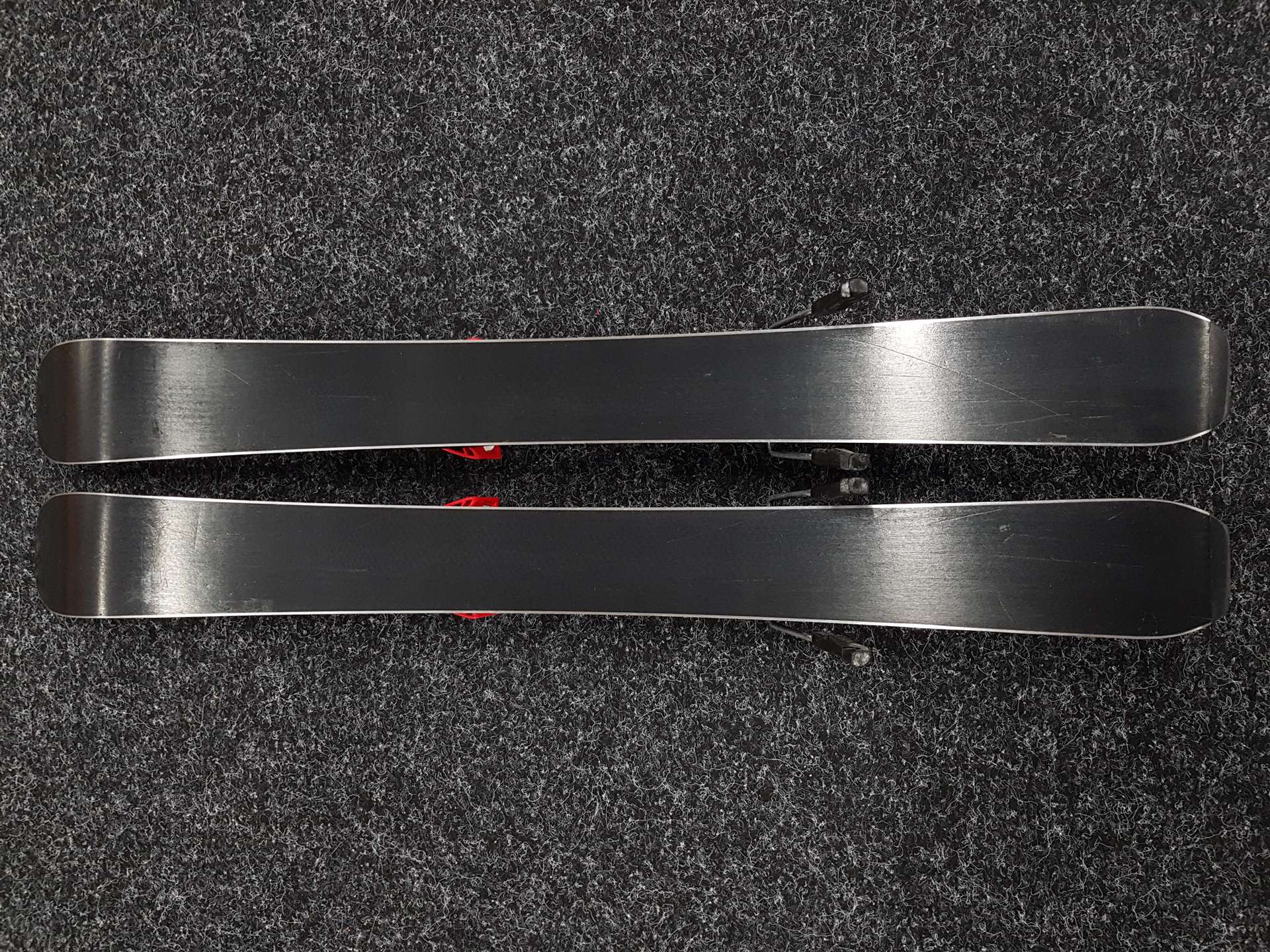 Schiuri pentru copii folosite ATOMIC Redster J2 + legături Atomic 5