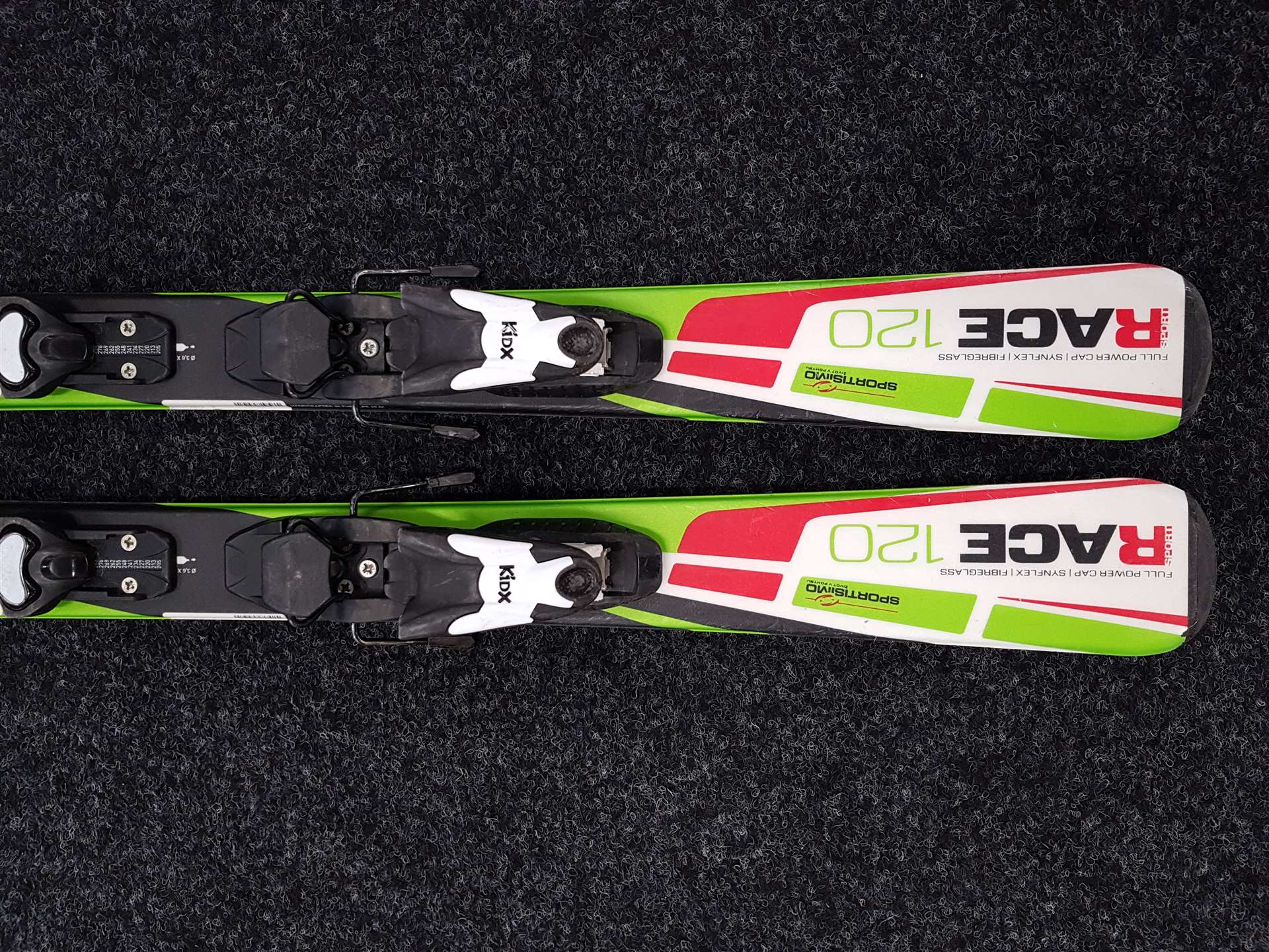 Schiuri Elan Sport Race folosite + legături Look Kidx 4.5