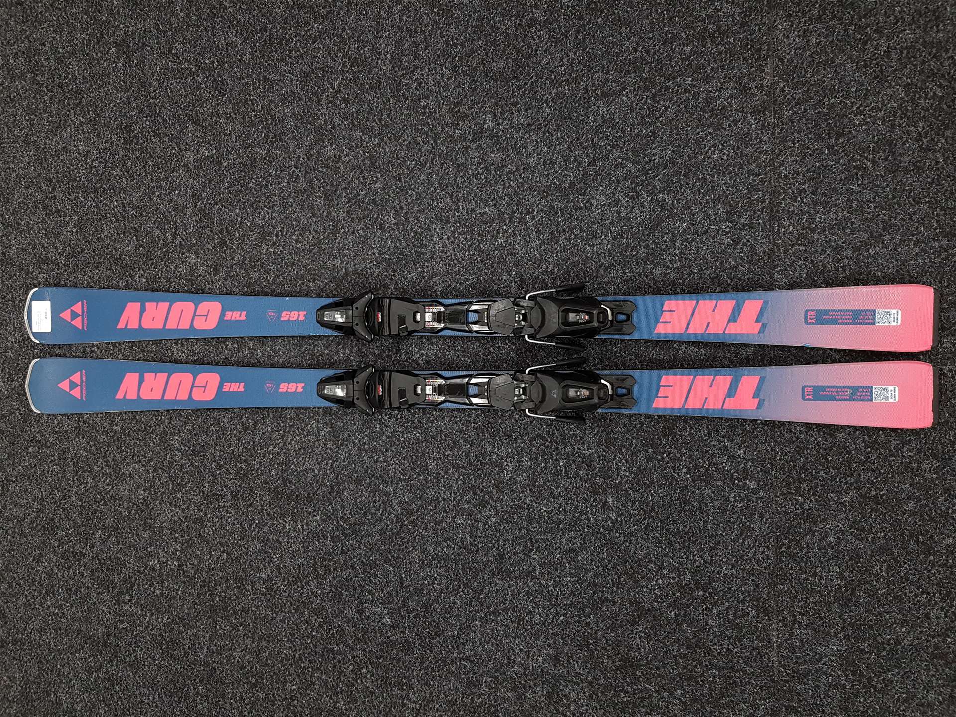Gebrauchte FISCHER The Curv Ski + Fischer RS 10 Bindungen