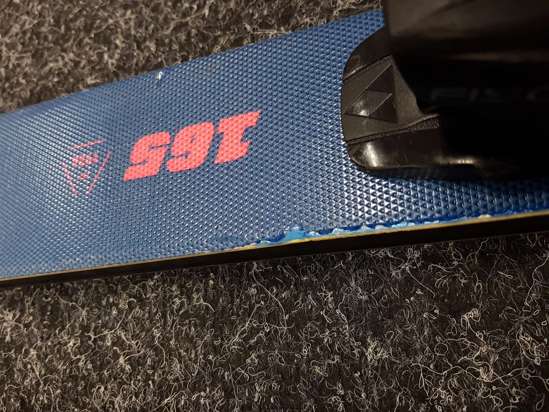 Gebrauchte FISCHER The Curv Ski + Fischer RS 10 Bindungen