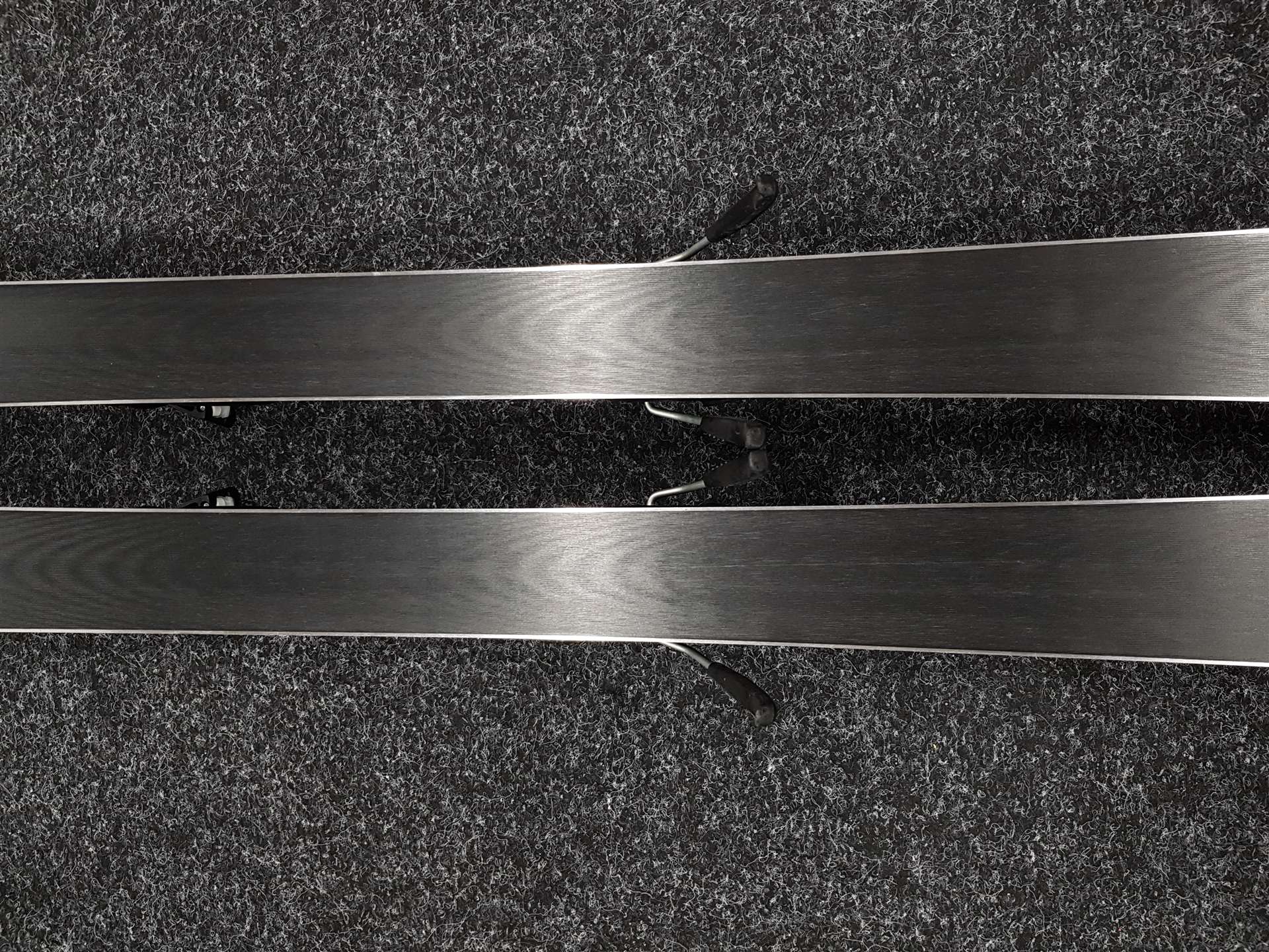 Gebrauchte FISCHER The Curv Ski + Fischer RS 10 Bindungen